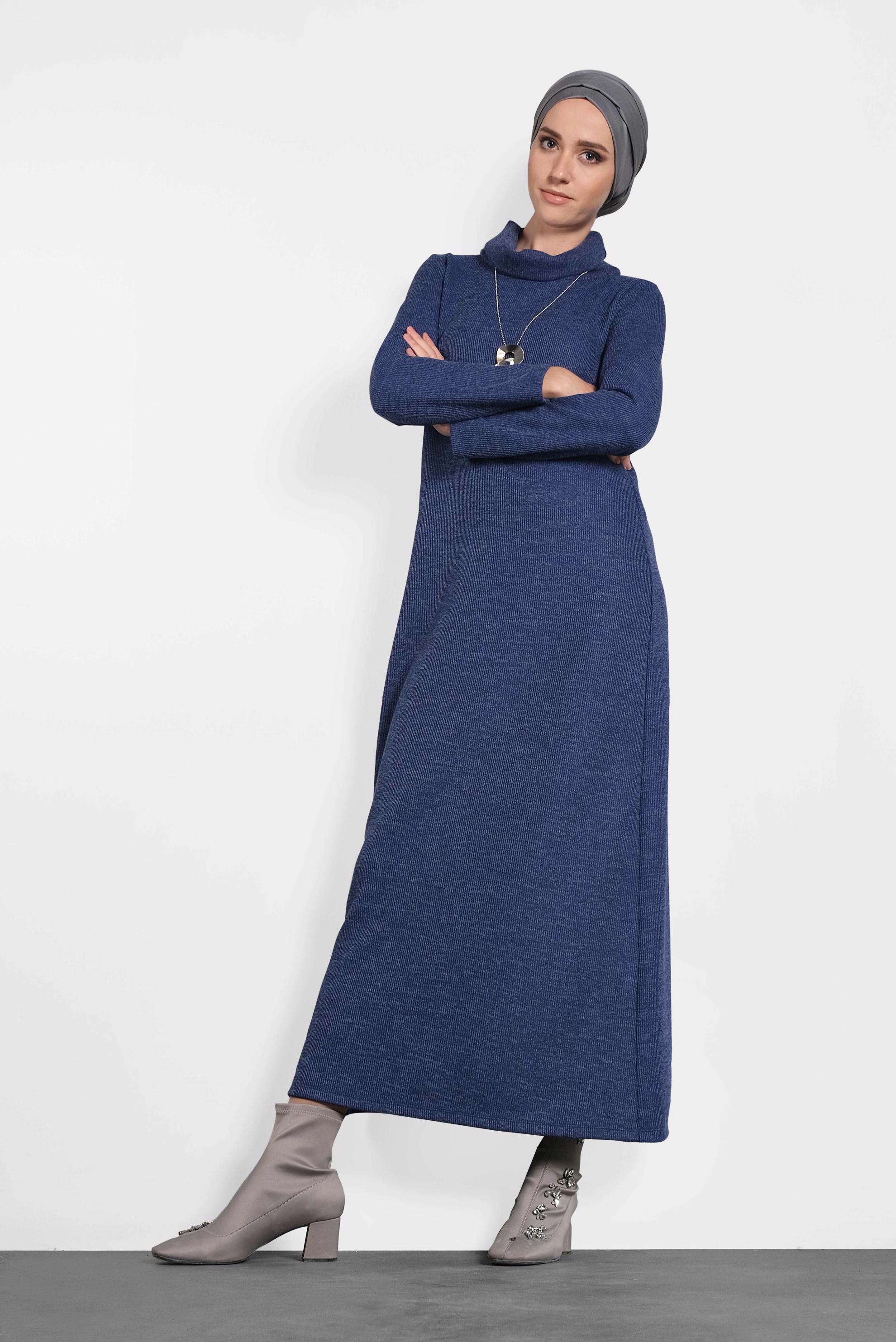 Tesettür giyim LACİVERT BOĞAZLI TRİKO ÖRME ELBİSE 40273 