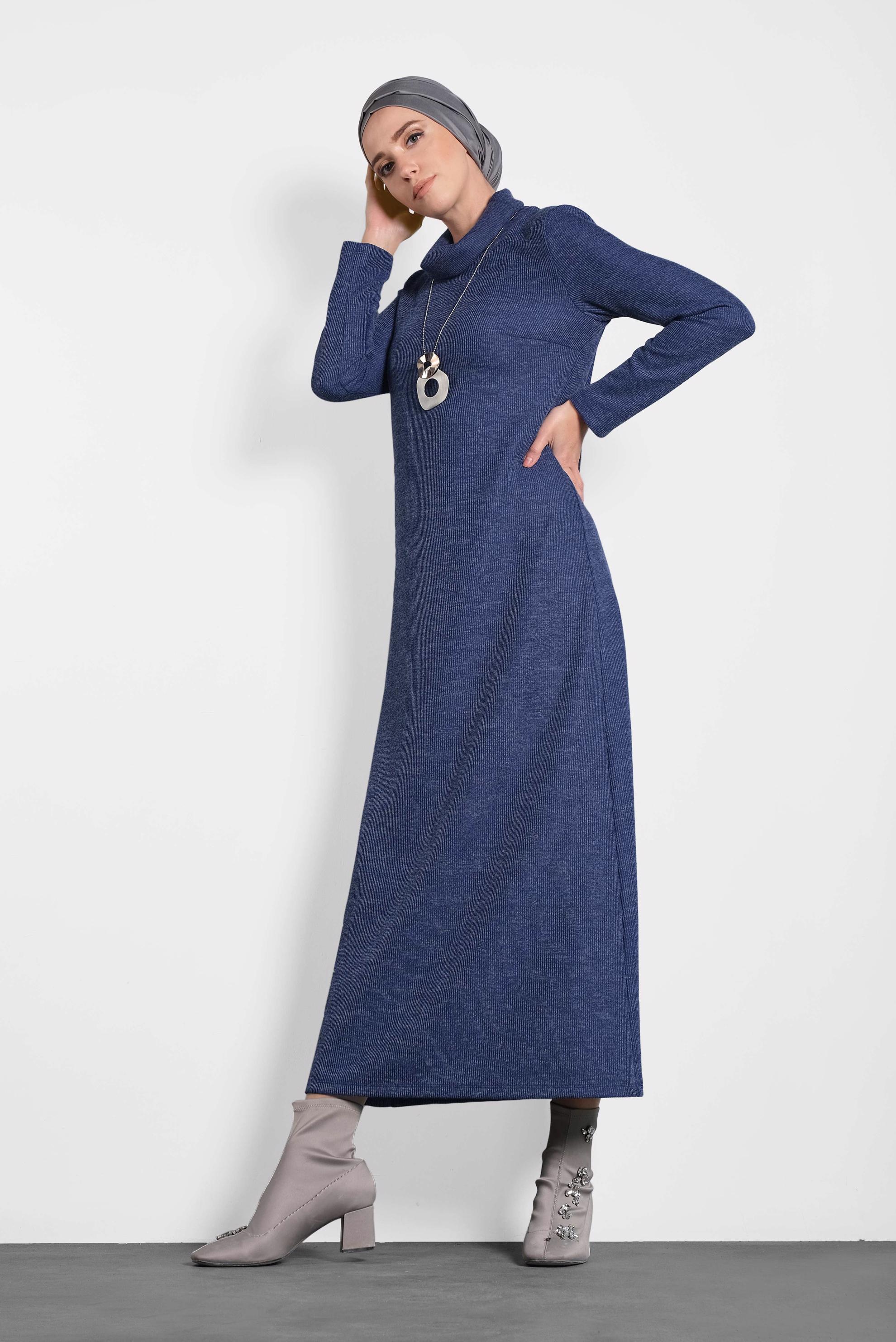 Tesettür giyim LACİVERT BOĞAZLI TRİKO ÖRME ELBİSE 40273 