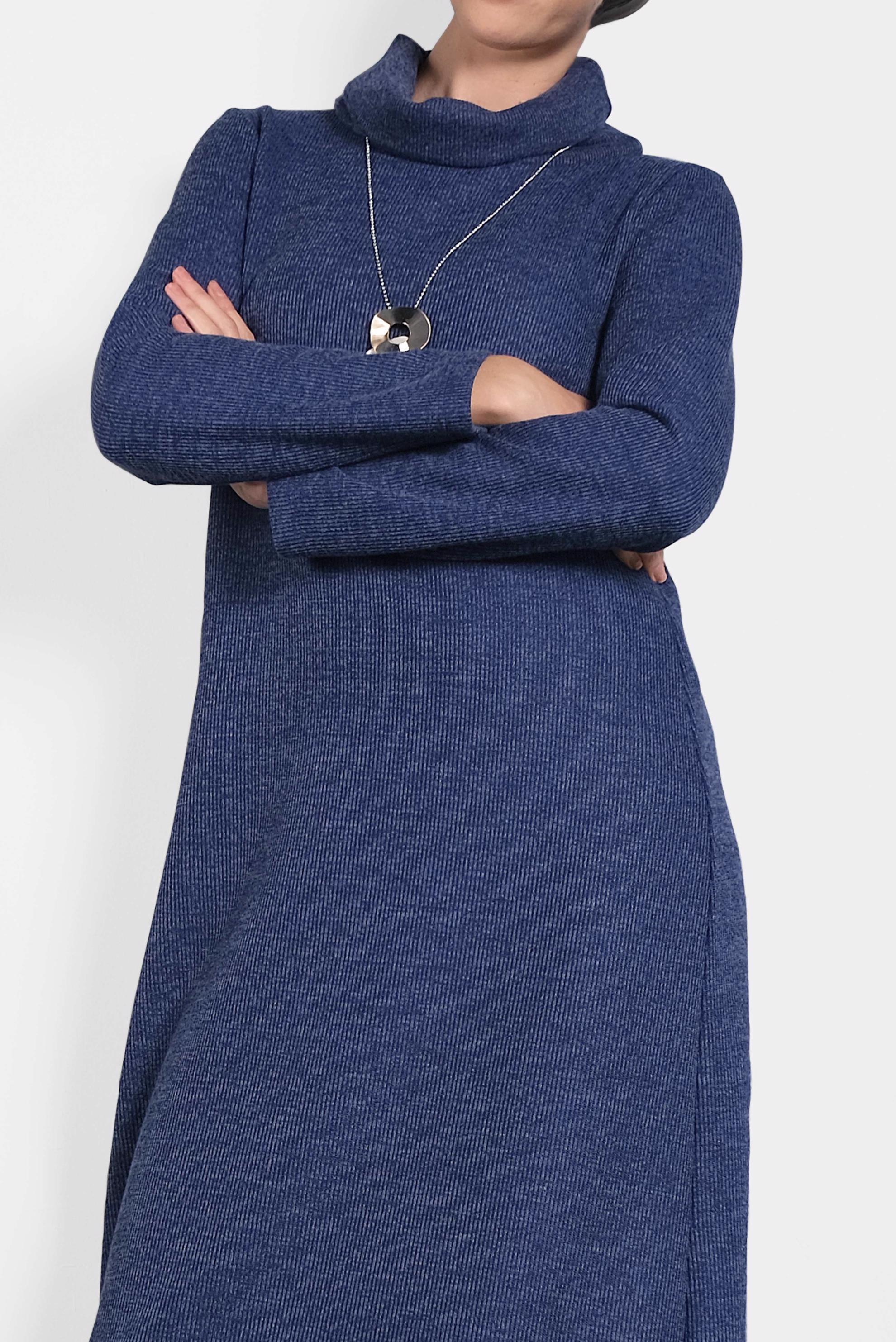 Tesettür giyim LACİVERT BOĞAZLI TRİKO ÖRME ELBİSE 40273 