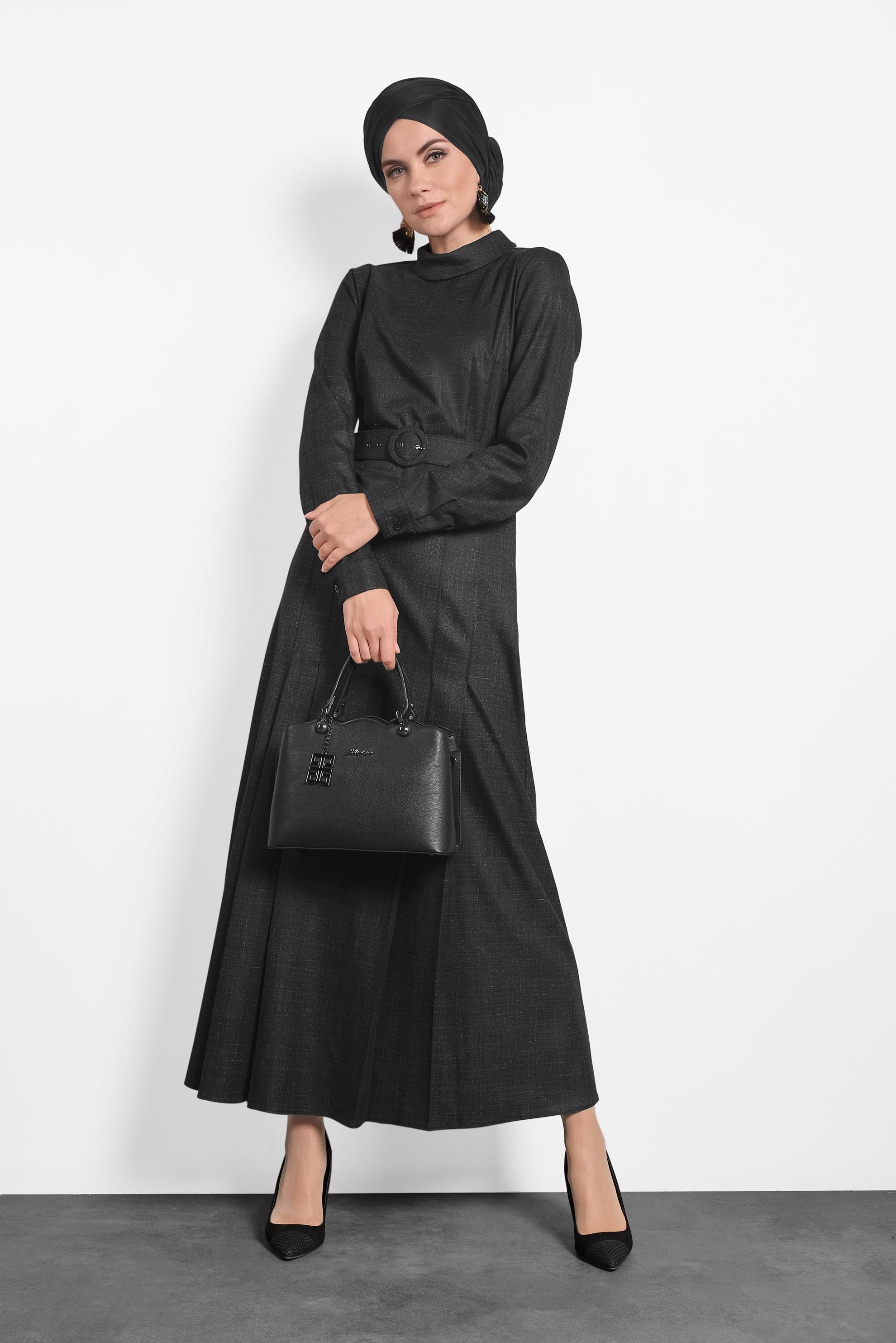 Tesettür giyim SİYAH KEMERLİ BALIKÇI YAKA ELBİSE 40289