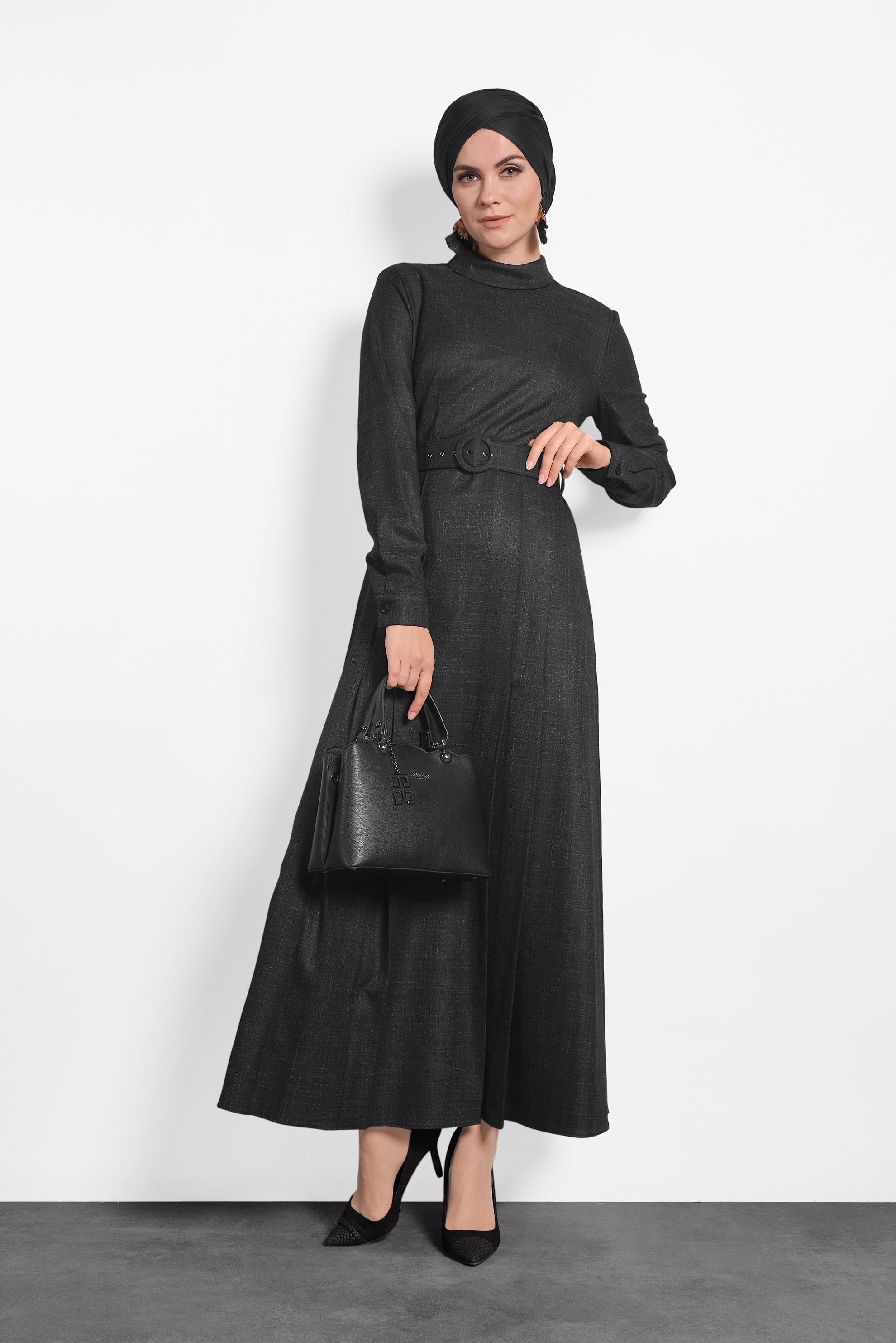 Tesettür giyim SİYAH KEMERLİ BALIKÇI YAKA ELBİSE 40289