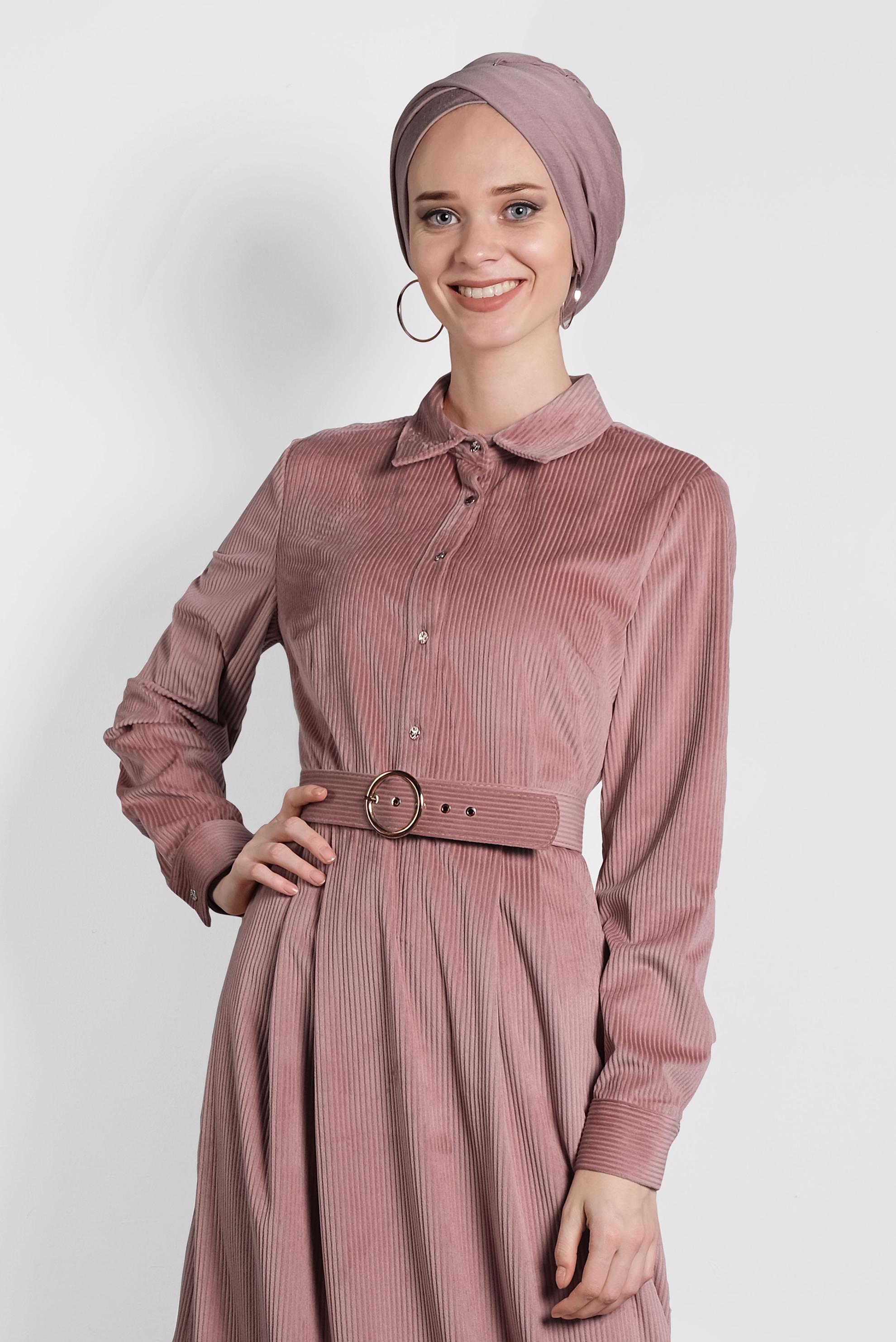 Tesettür giyim PUDRA KADİFE KEMERLİ ELBİSE 40329 