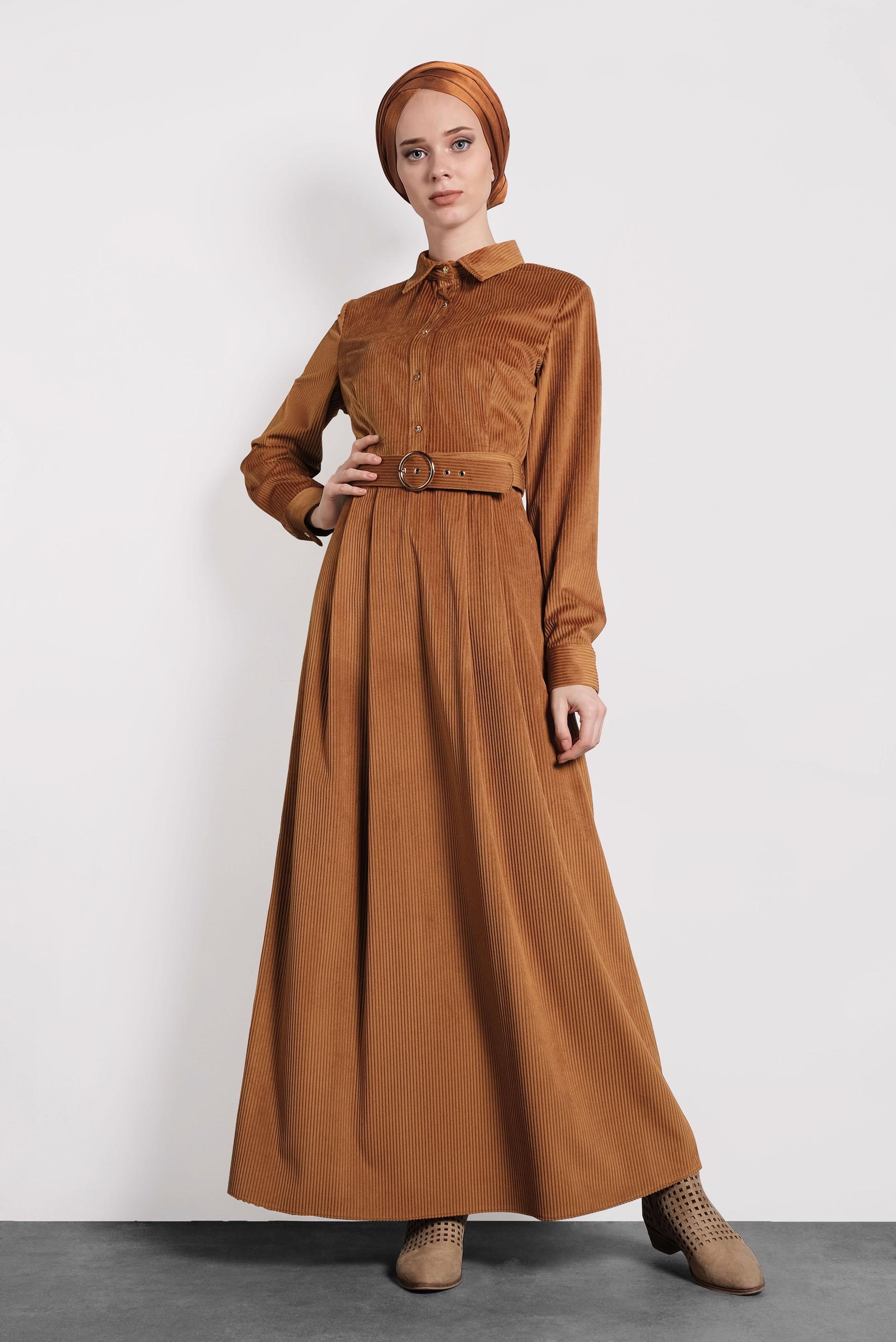 Tesettür giyim TABA KADİFE KEMERLİ ELBİSE 40329 