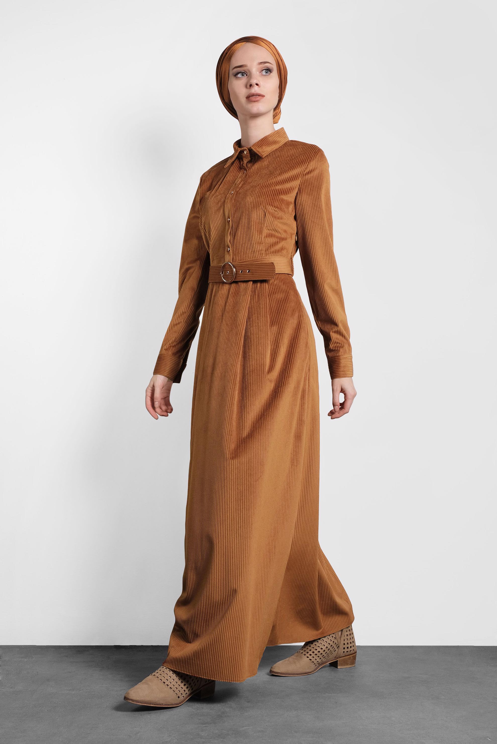 Tesettür giyim TABA KADİFE KEMERLİ ELBİSE 40329 