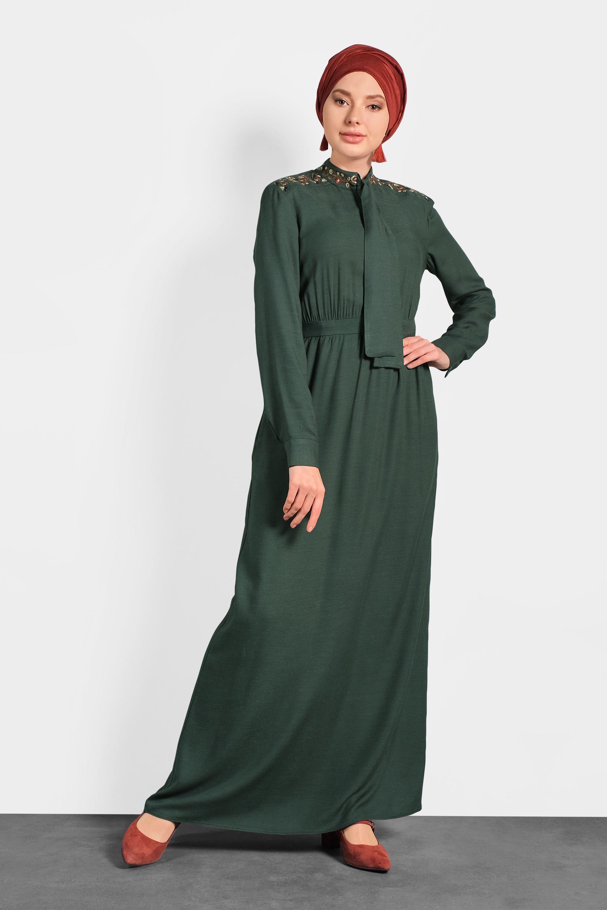 Tesettür giyim YEŞİL NAKIŞLI YAKASI BAĞLI ELBİSE 40330