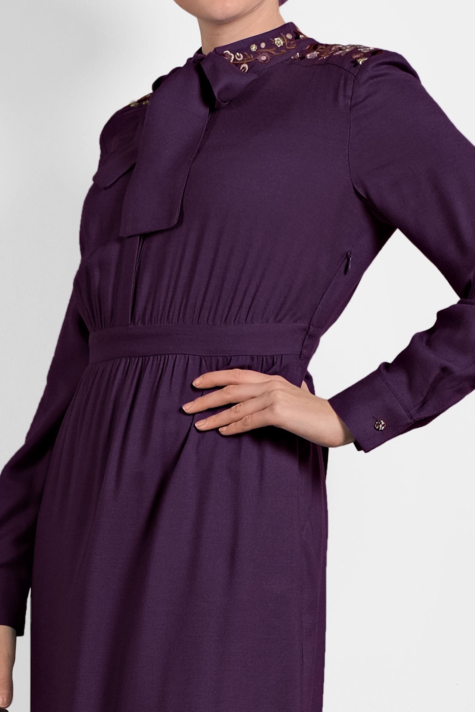 Tesettür giyim MÜRDÜM NAKIŞLI YAKASI BAĞLI ELBİSE 40330