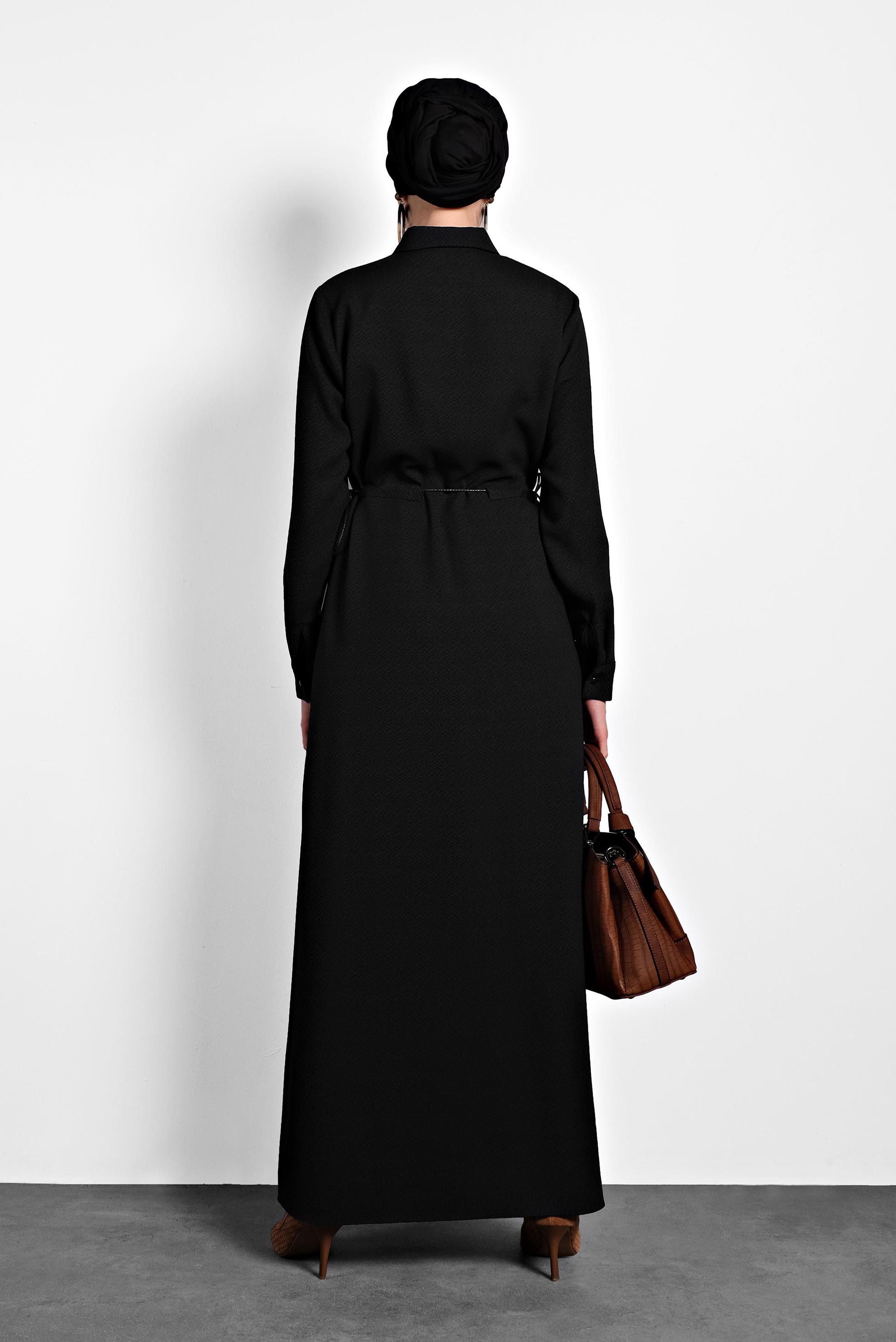 Tesettür giyim SİYAH DÜĞMELİ BELİ BAĞCIKLI ELBİSE 40338 