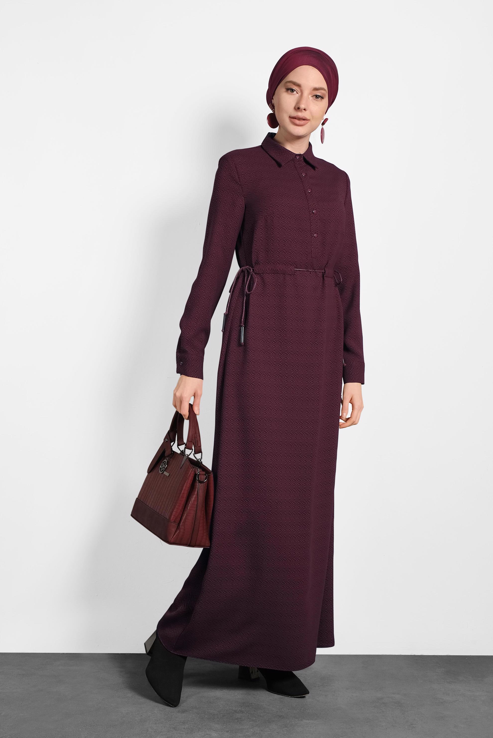 Tesettür giyim BORDO DÜĞMELİ BELİ BAĞCIKLI ELBİSE 40338 