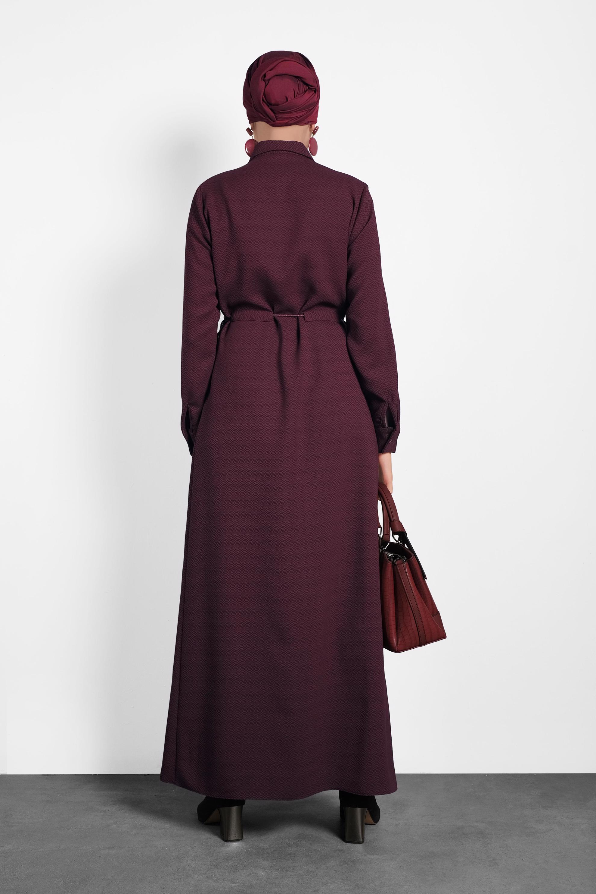 Tesettür giyim BORDO DÜĞMELİ BELİ BAĞCIKLI ELBİSE 40338 