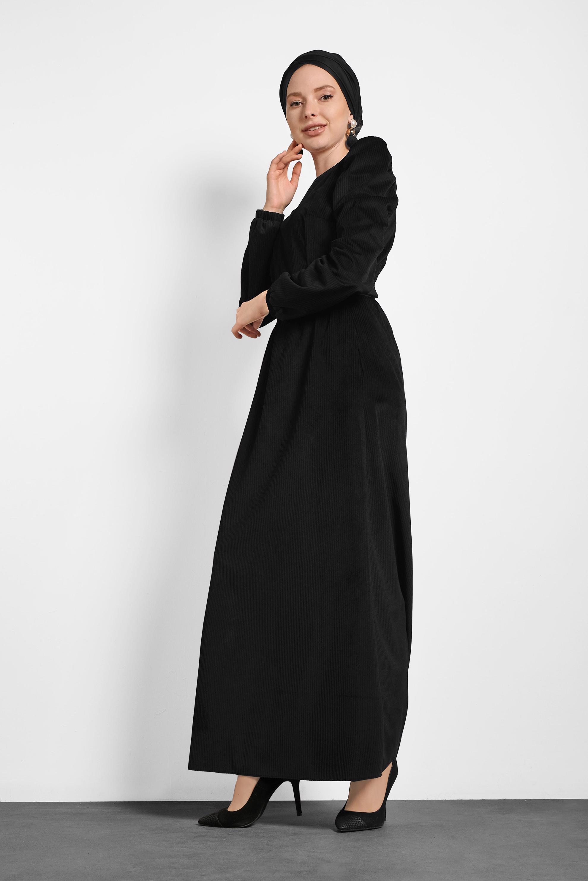 Tesettür giyim SİYAH KEMERLİ KADİFE ELBİSE 40349