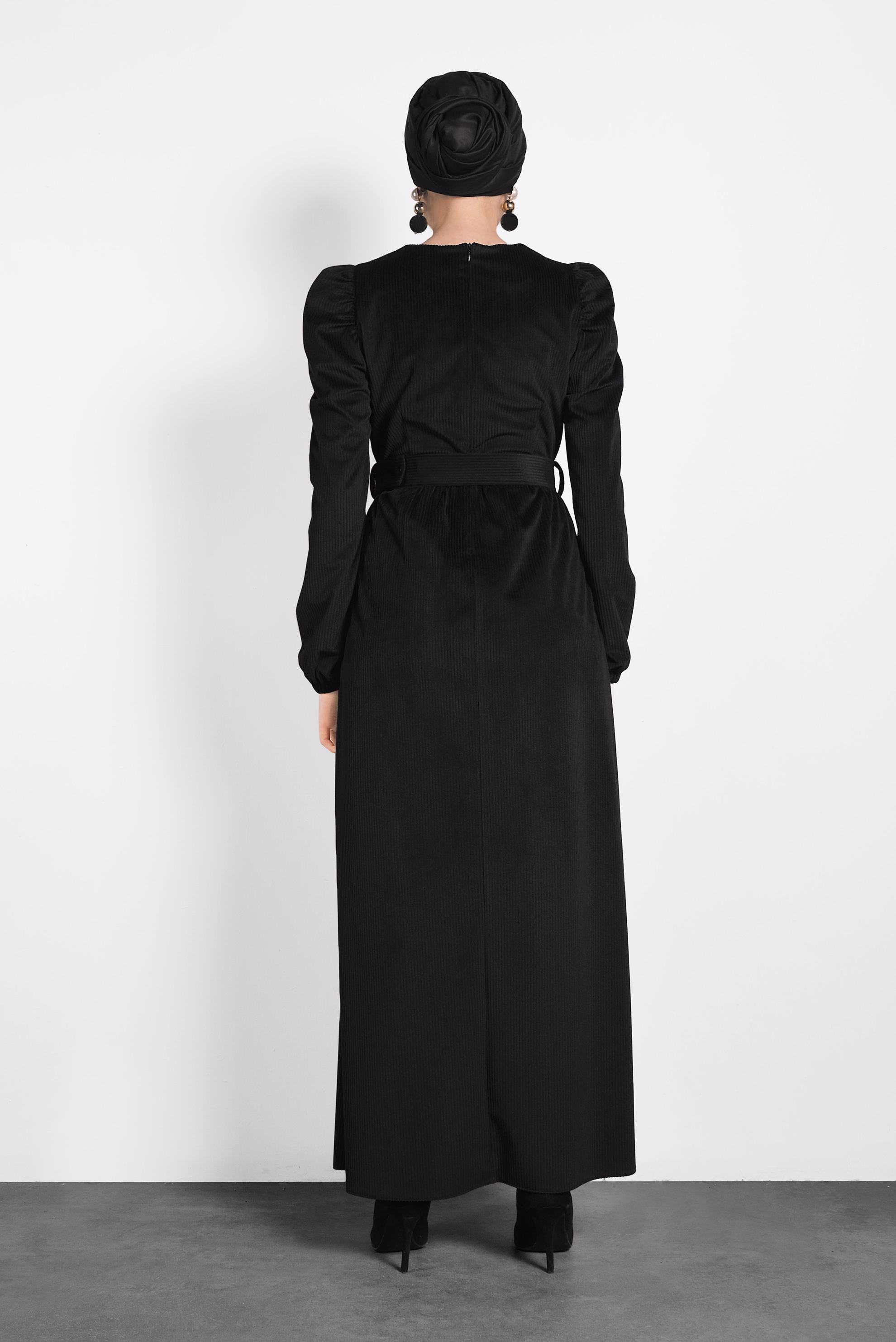 Tesettür giyim SİYAH KEMERLİ KADİFE ELBİSE 40349