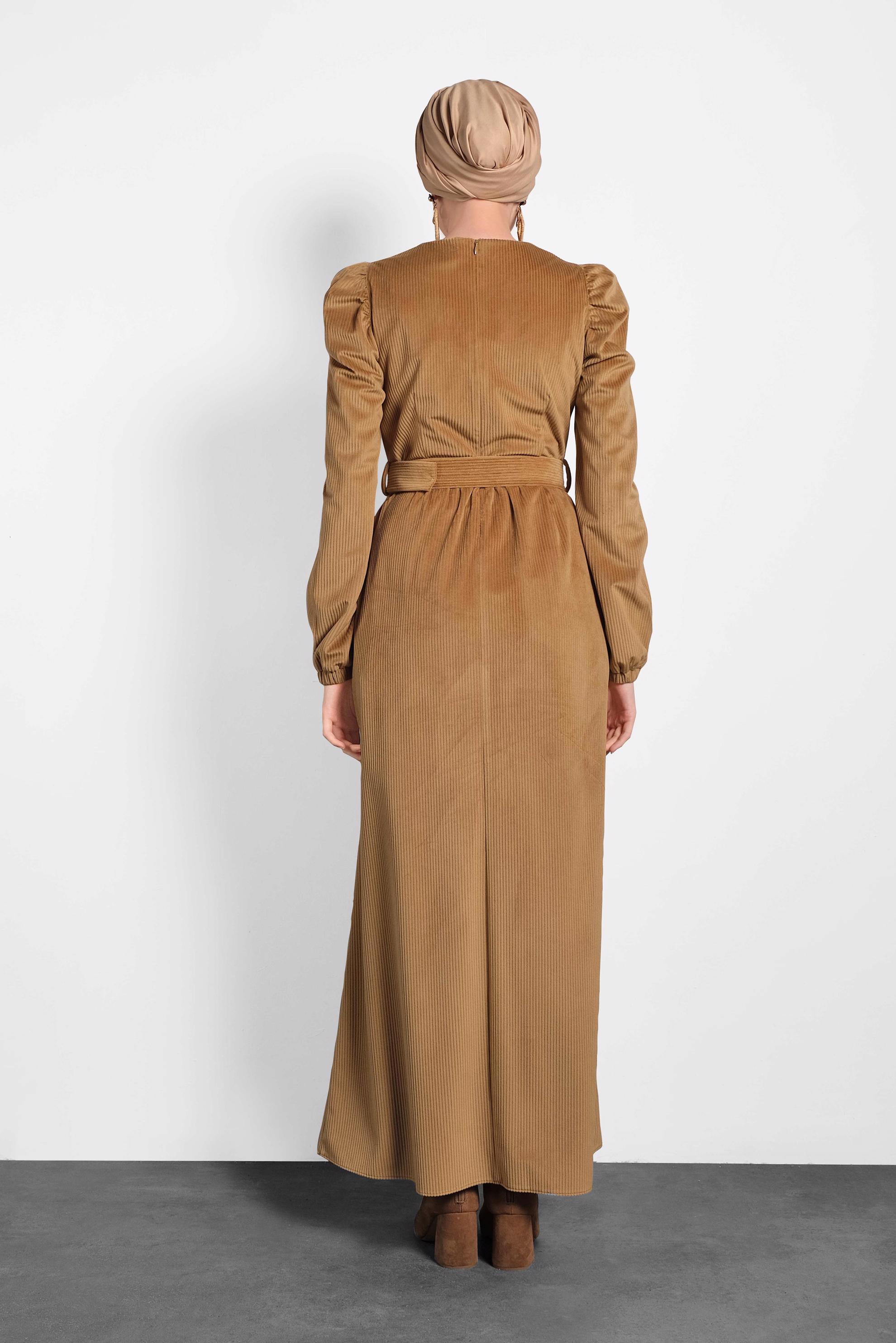 Tesettür giyim TABA KEMERLİ KADİFE ELBİSE 40349