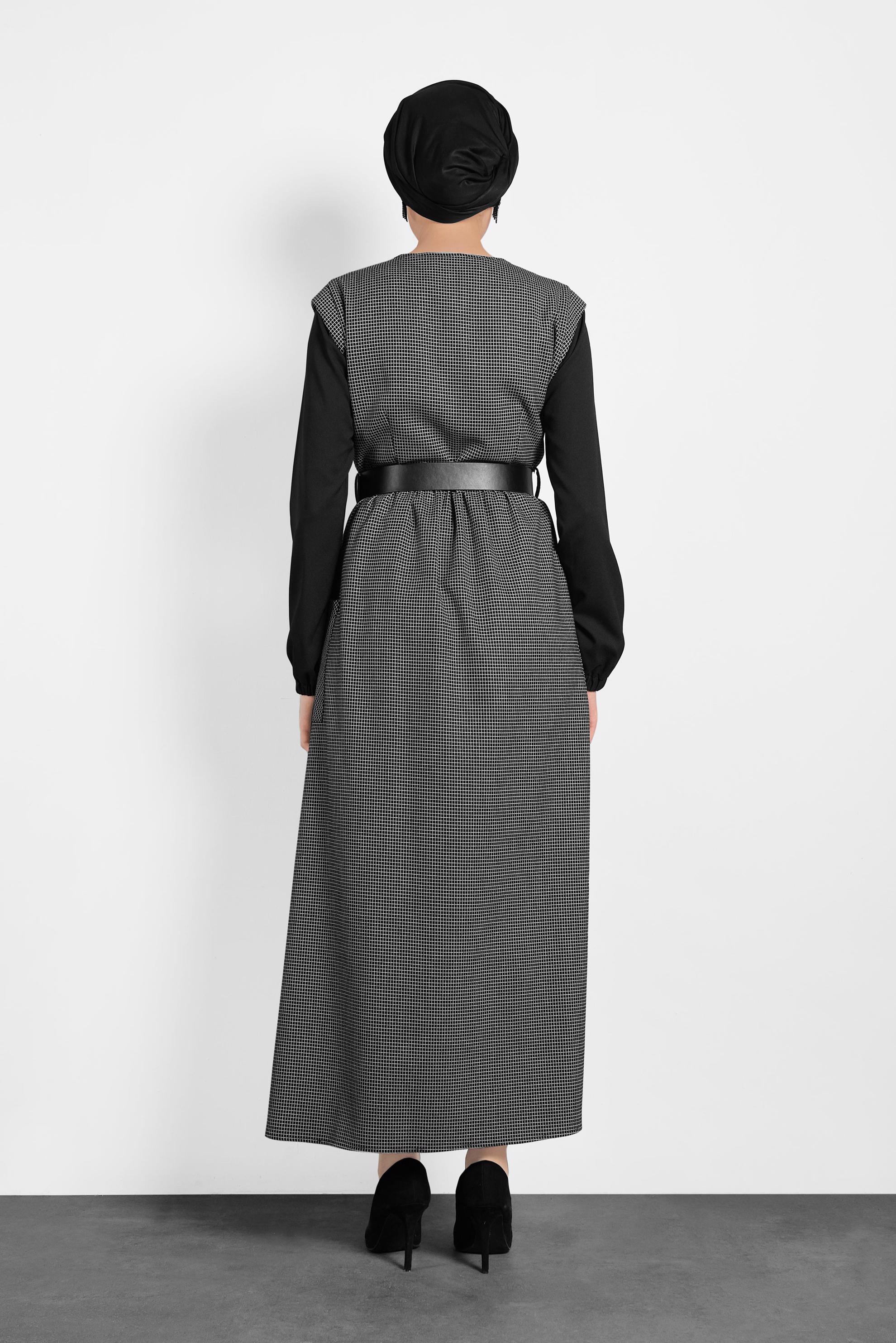 Tesettür giyim SİYAH KEMERLİ DÜĞMELİ ELBİSE 40365