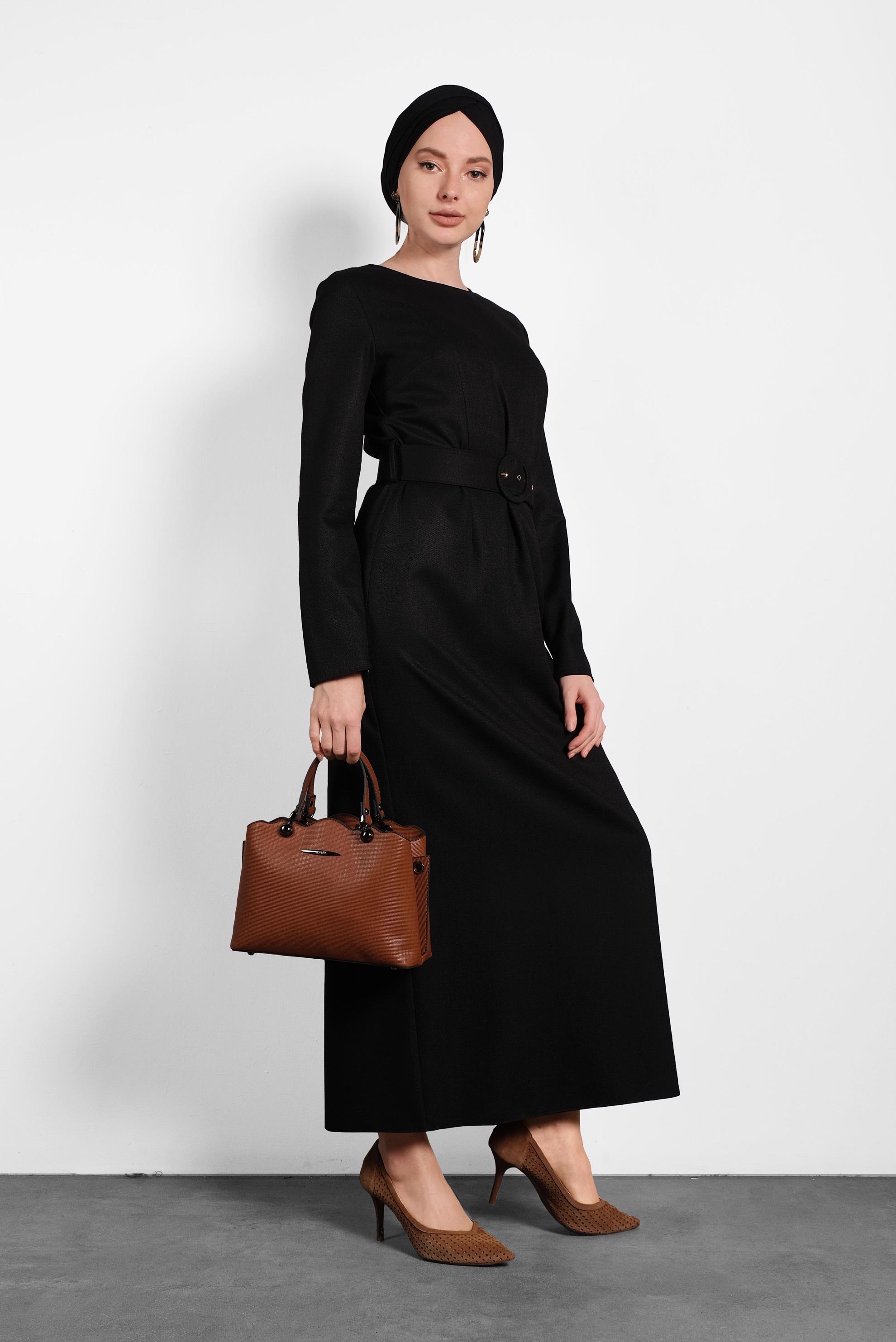 Tesettür giyim SİYAH KEMERLİ ELBİSE 40372 