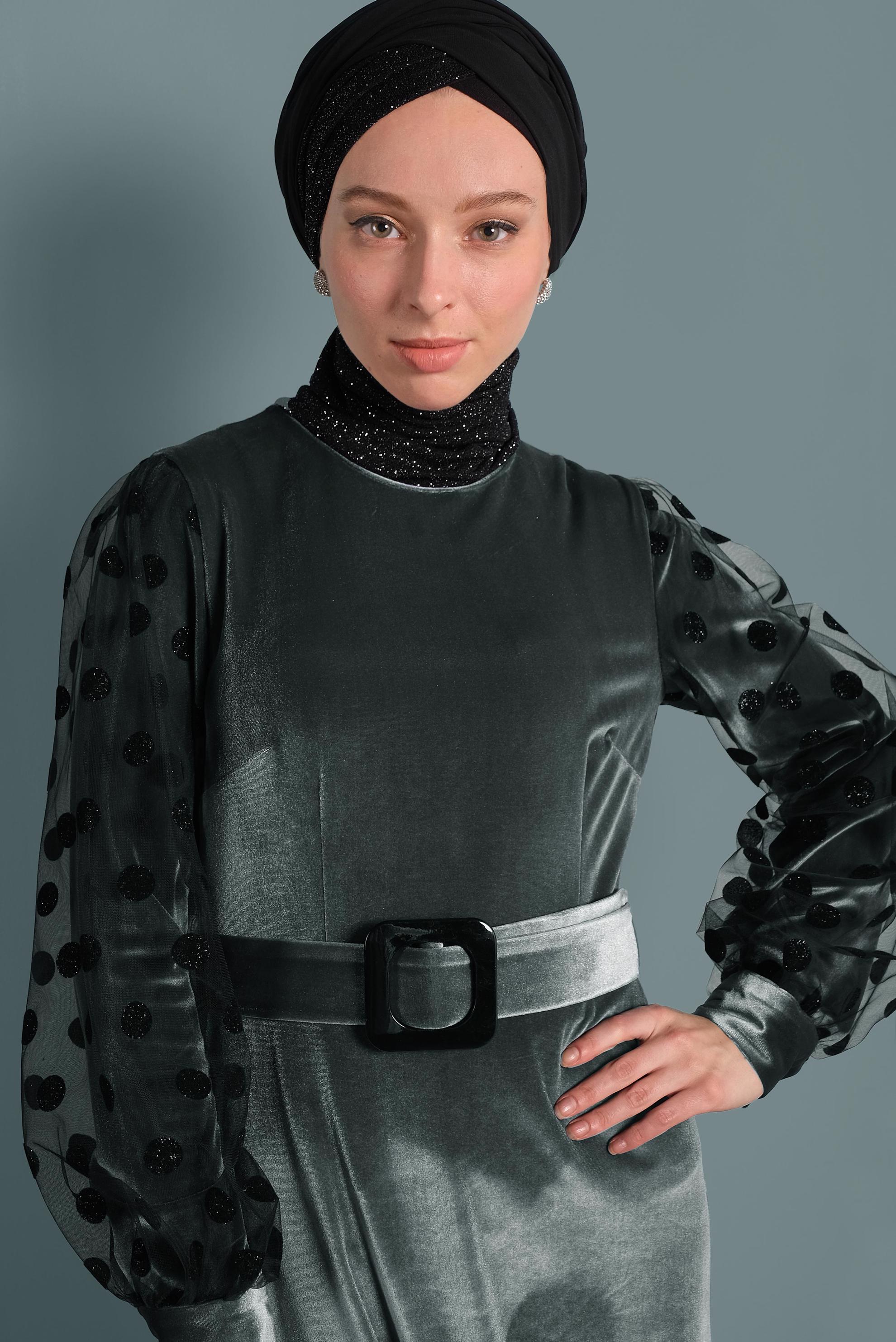 Tesettür giyim GRİ KADİFE KOLLARI TÜLLÜ KEMERLİ ELBİSE 40378 