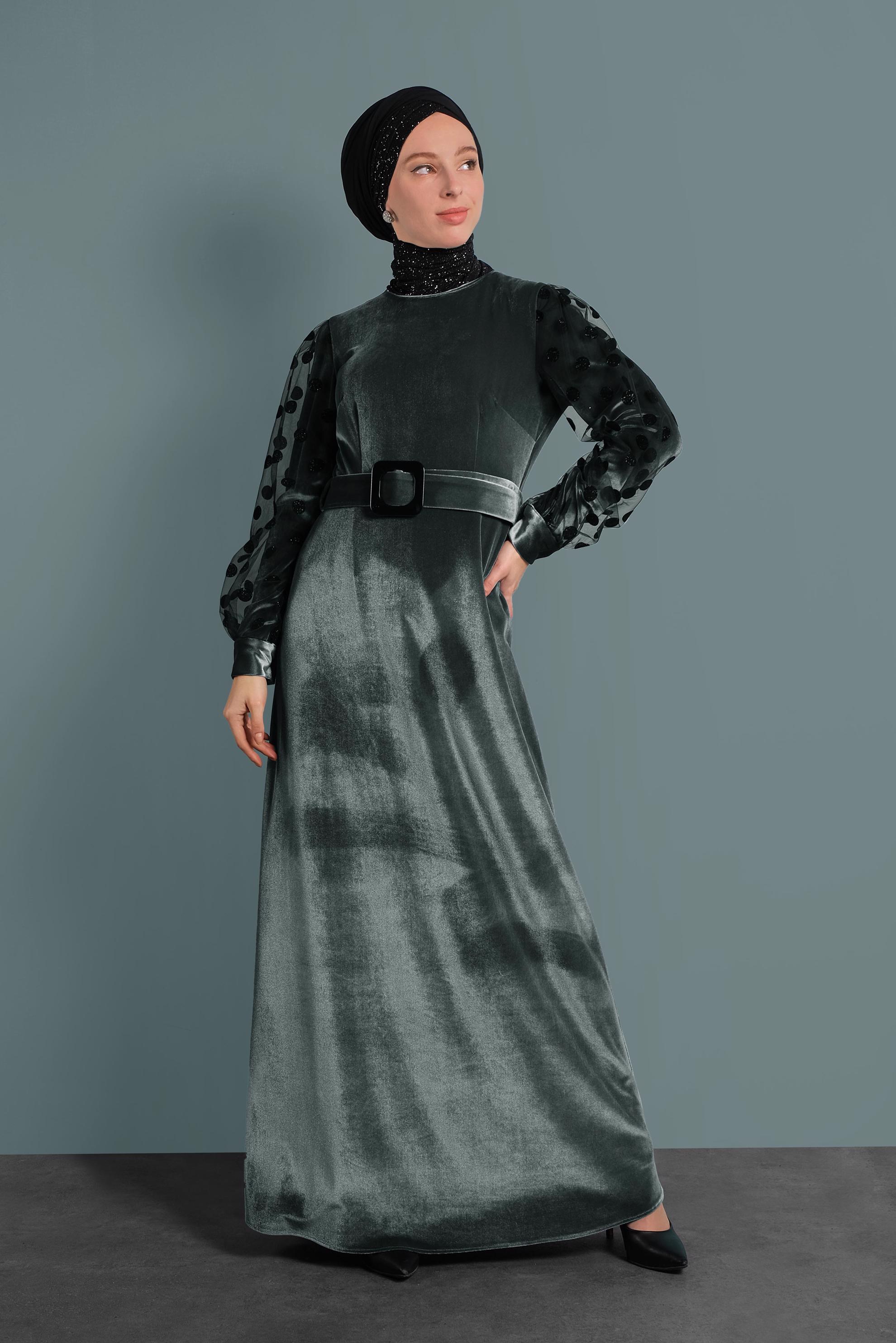 Tesettür giyim GRİ KADİFE KOLLARI TÜLLÜ KEMERLİ ELBİSE 40378 