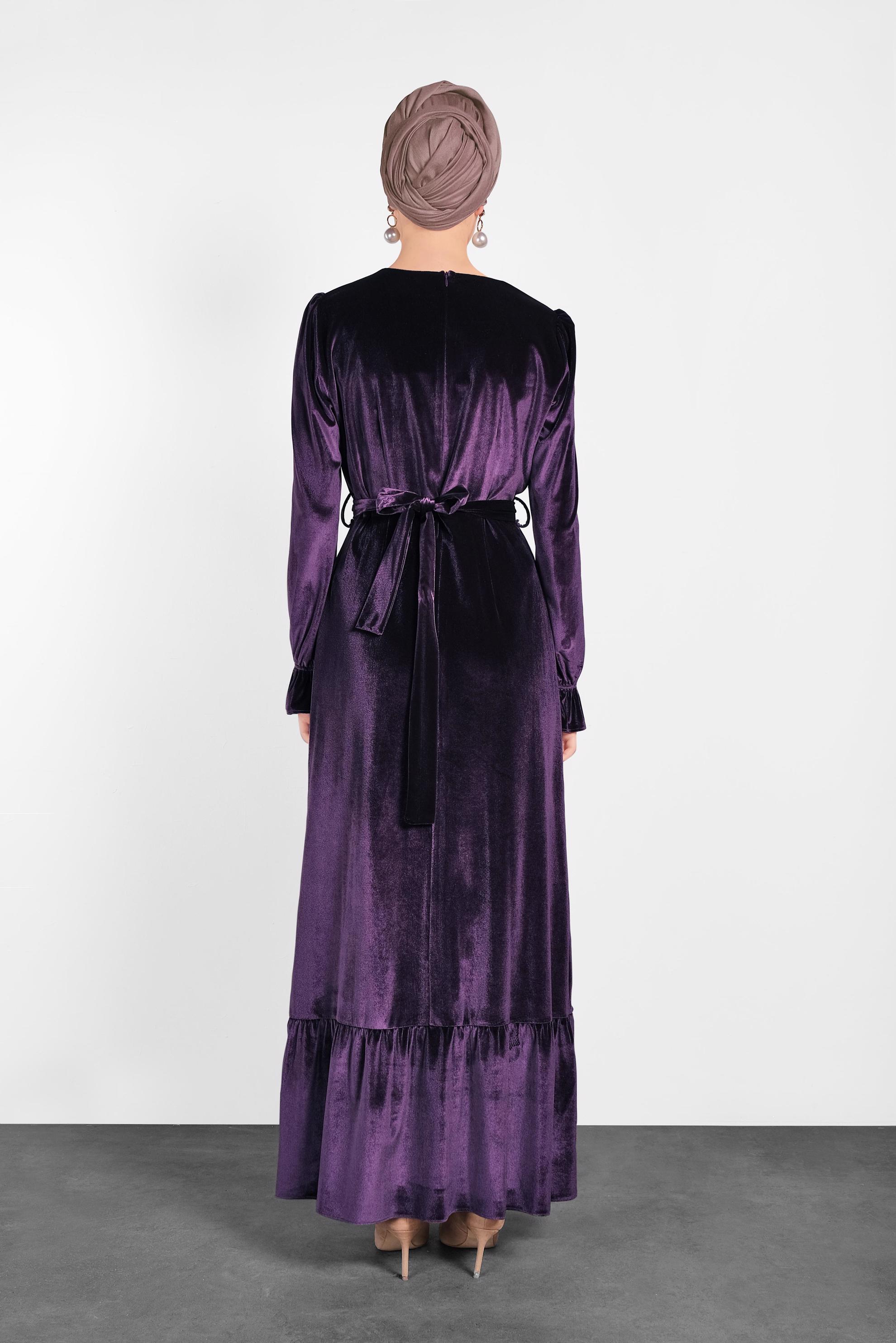 Tesettür giyim MOR KUŞAKLI NAKIŞLI ELBİSE 40379	