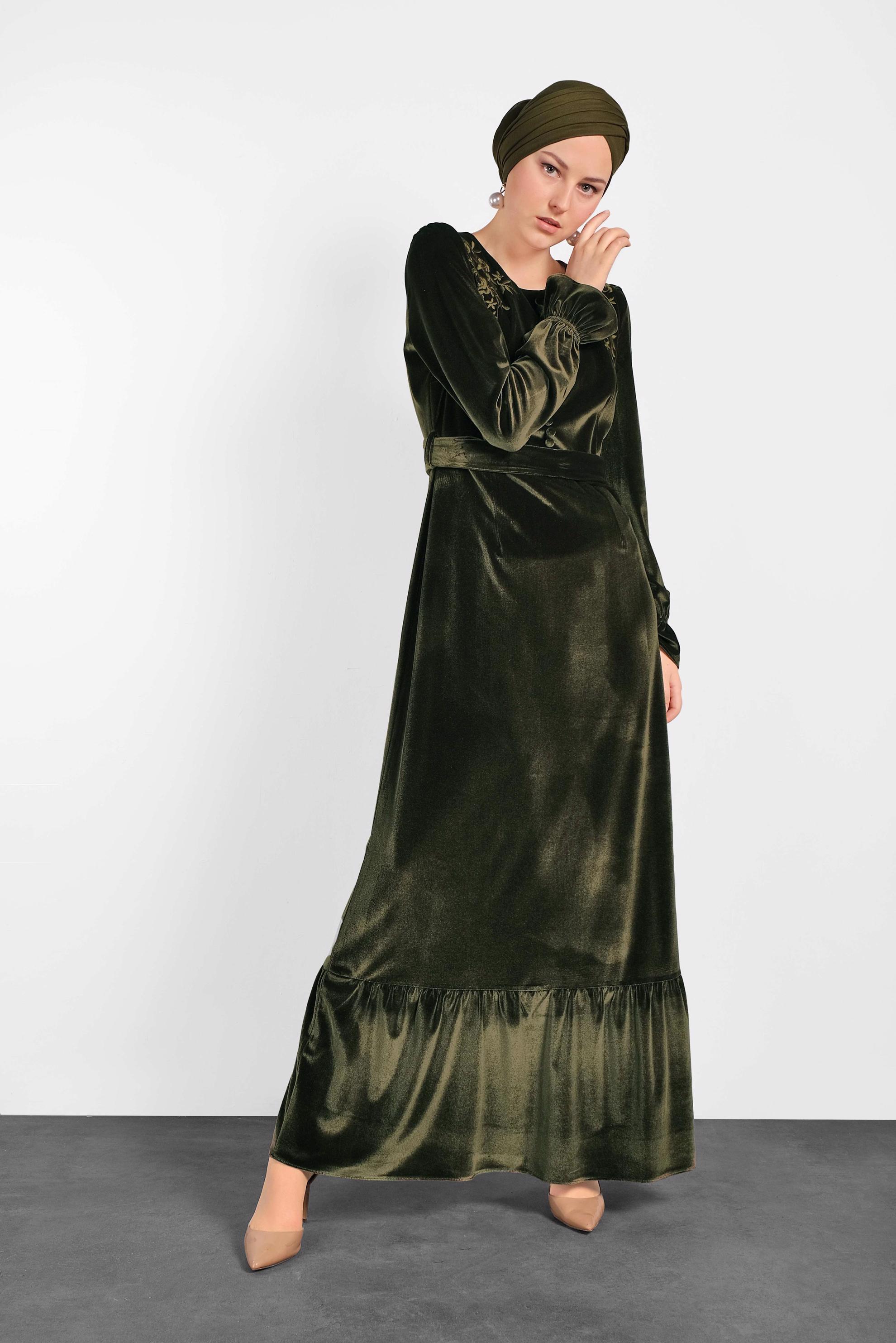 Tesettür giyim HAKİ KUŞAKLI NAKIŞLI ELBİSE 40379	