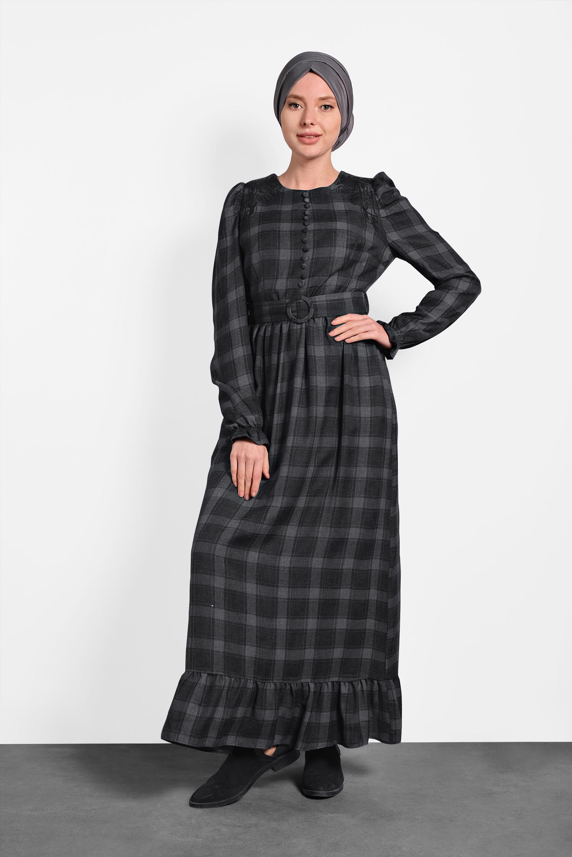 Tesettür giyim SİYAH DÜĞMELİ EKOSE ELBİSE 40383 