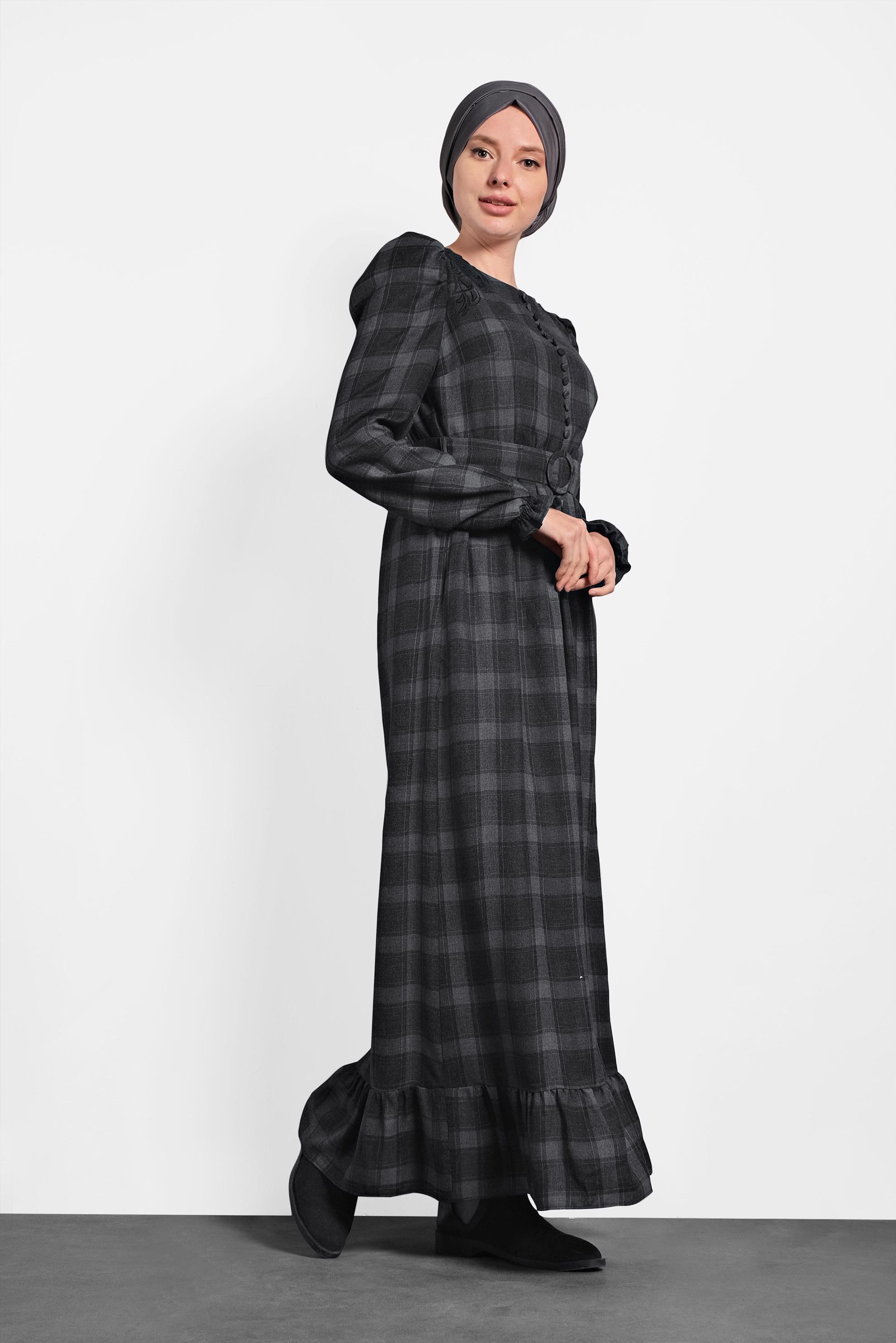 Tesettür giyim SİYAH DÜĞMELİ EKOSE ELBİSE 40383 