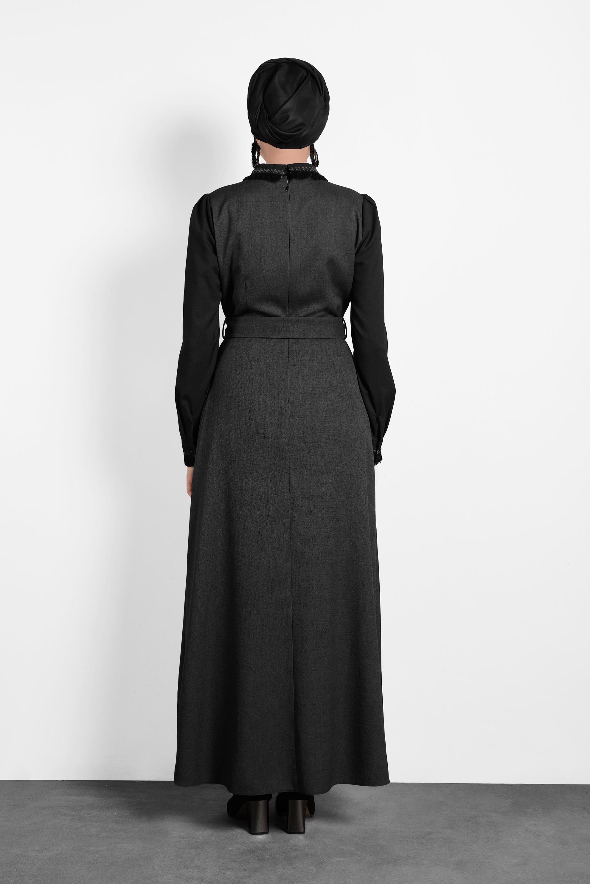 Tesettür giyim SİYAH KEMERLİ ELBİSE 40384 