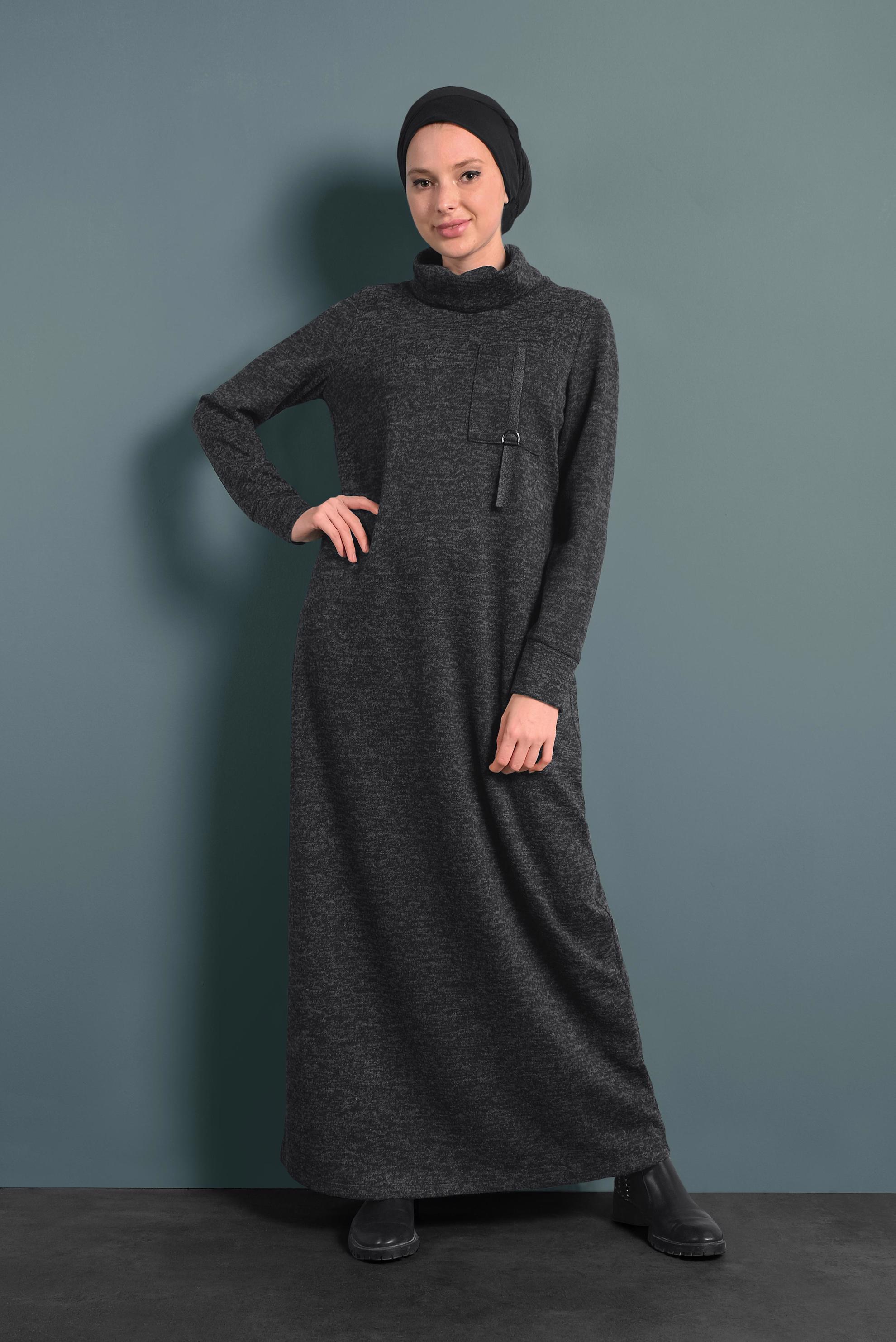 Tesettür giyim SİYAH BOĞAZLI TRİKO ELBİSE 40397 