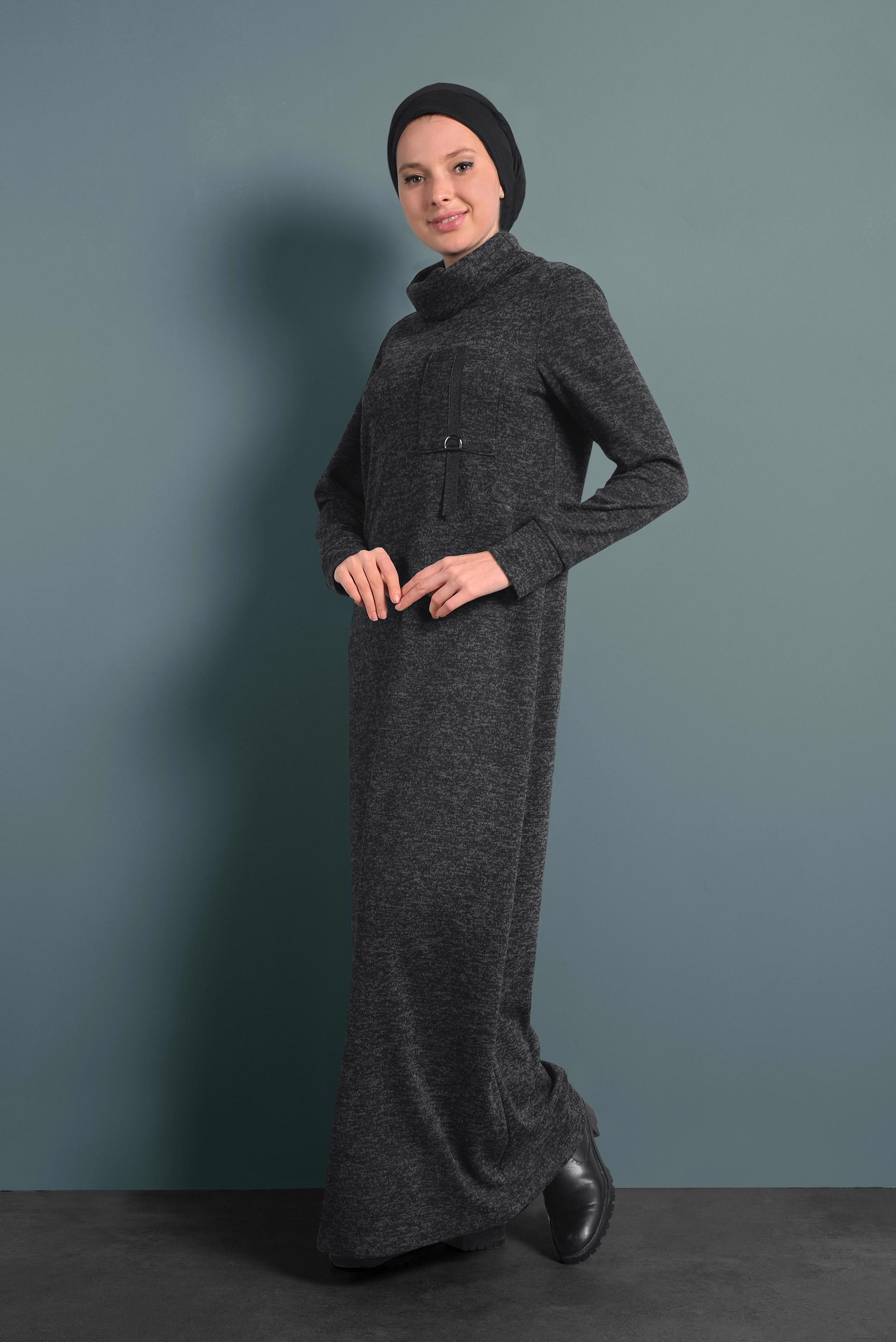 Tesettür giyim SİYAH BOĞAZLI TRİKO ELBİSE 40397 