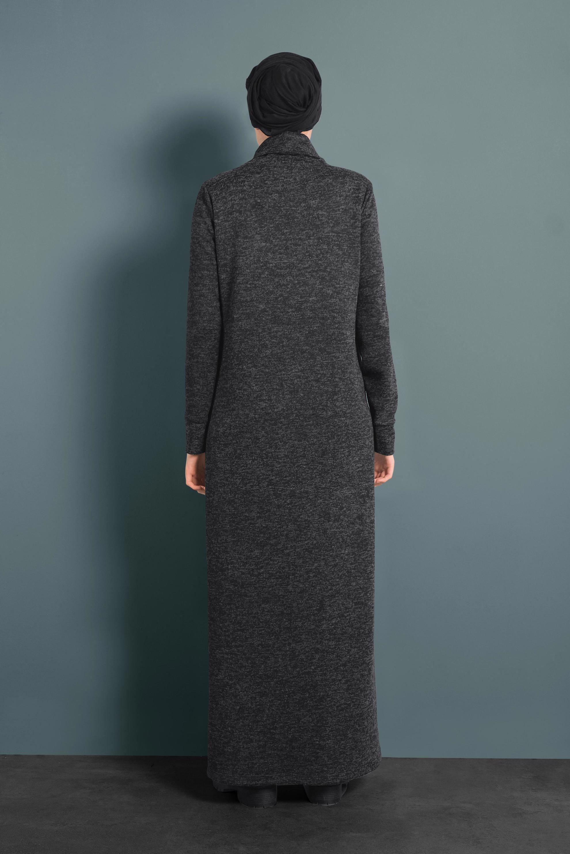 Tesettür giyim SİYAH BOĞAZLI TRİKO ELBİSE 40397 