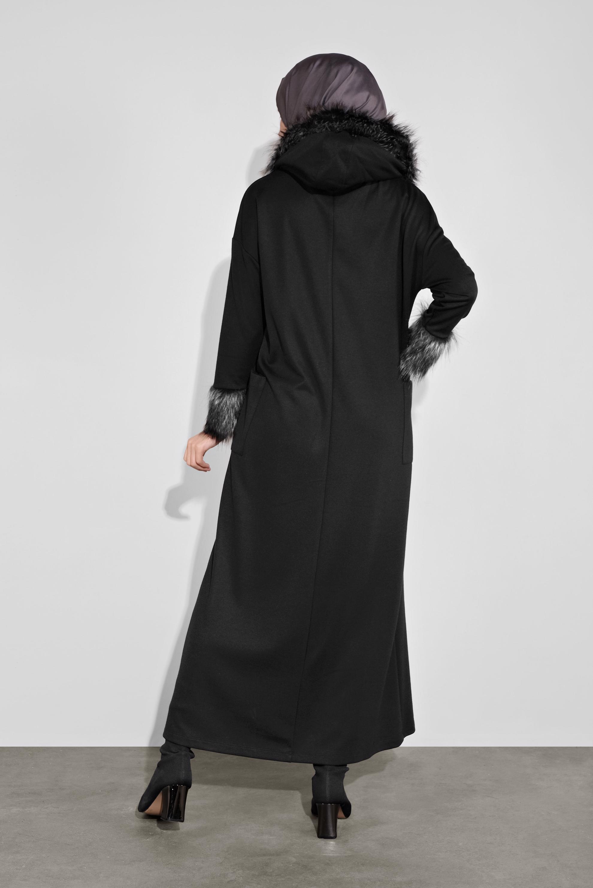 Tesettür giyim SİYAH KAPÜŞONLU KÜRK DETAYLI ELBİSE 40412 