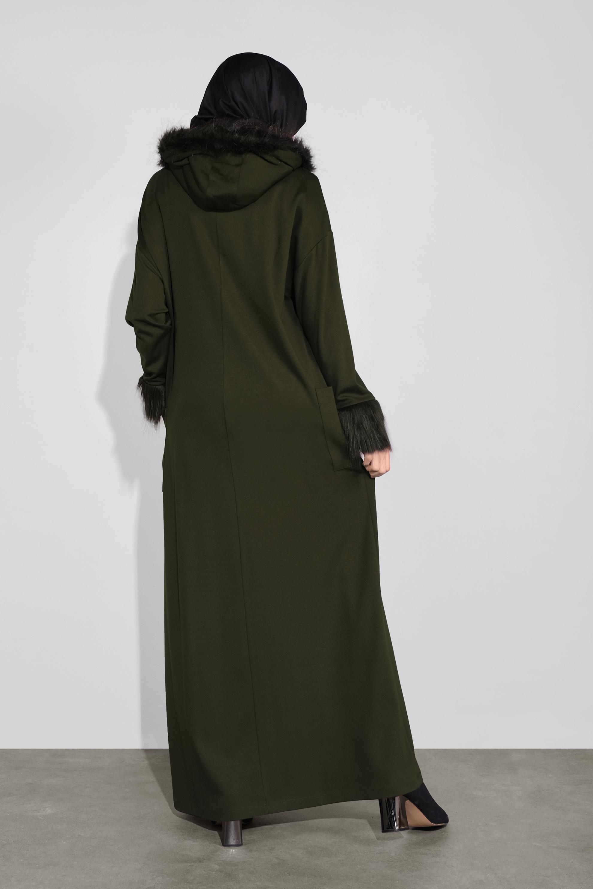 Tesettür giyim HAKİ KAPÜŞONLU KÜRK DETAYLI ELBİSE 40412 