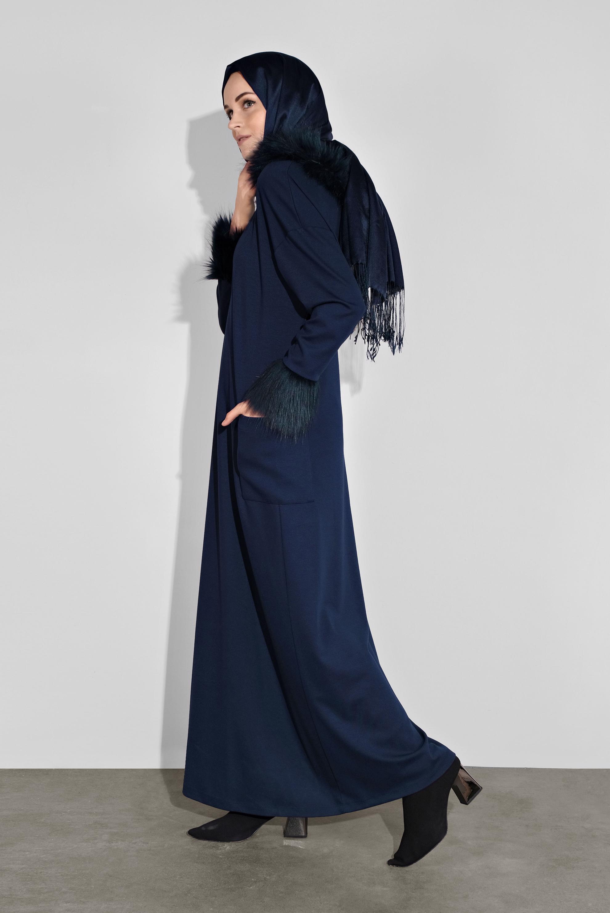 Tesettür giyim LACİVERT KAPÜŞONLU KÜRK DETAYLI ELBİSE 40412 