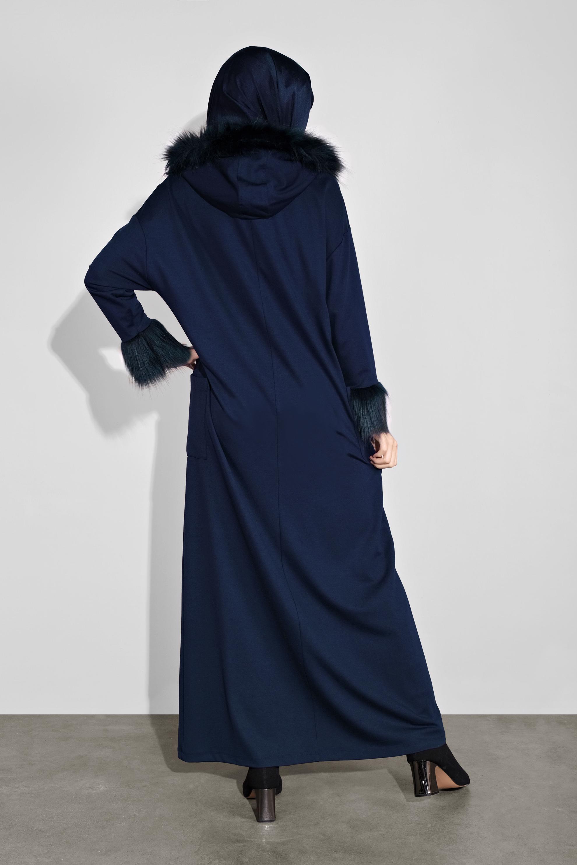 Tesettür giyim LACİVERT KAPÜŞONLU KÜRK DETAYLI ELBİSE 40412 