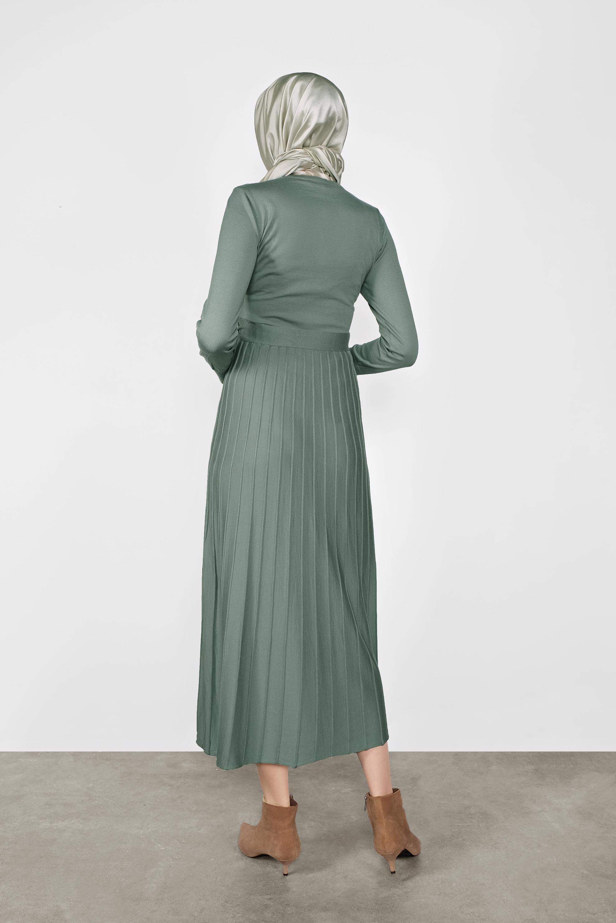 Tesettür giyim YEŞİL PİLİSELİ TRİKO ELBİSE 41031