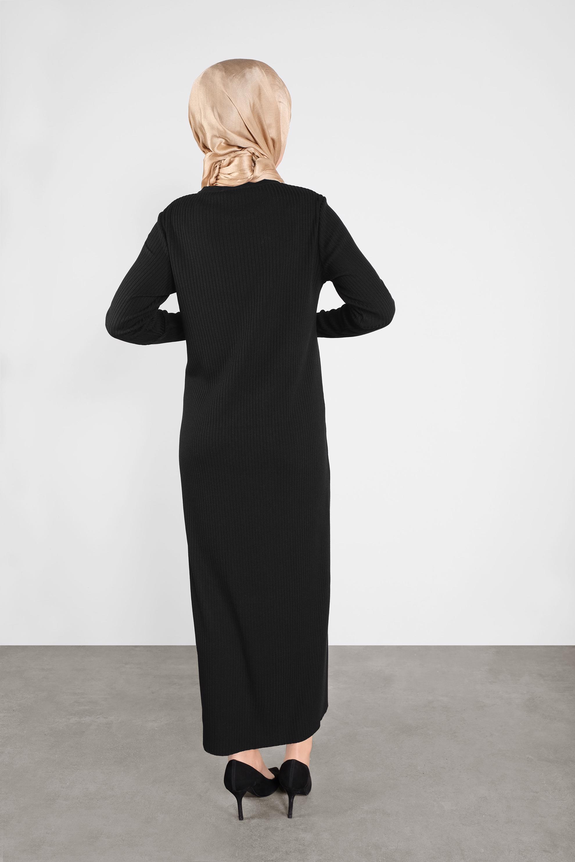 Tesettür giyim SİYAH DÜĞME DETAYLI TRİKO ELBİSE 41032 