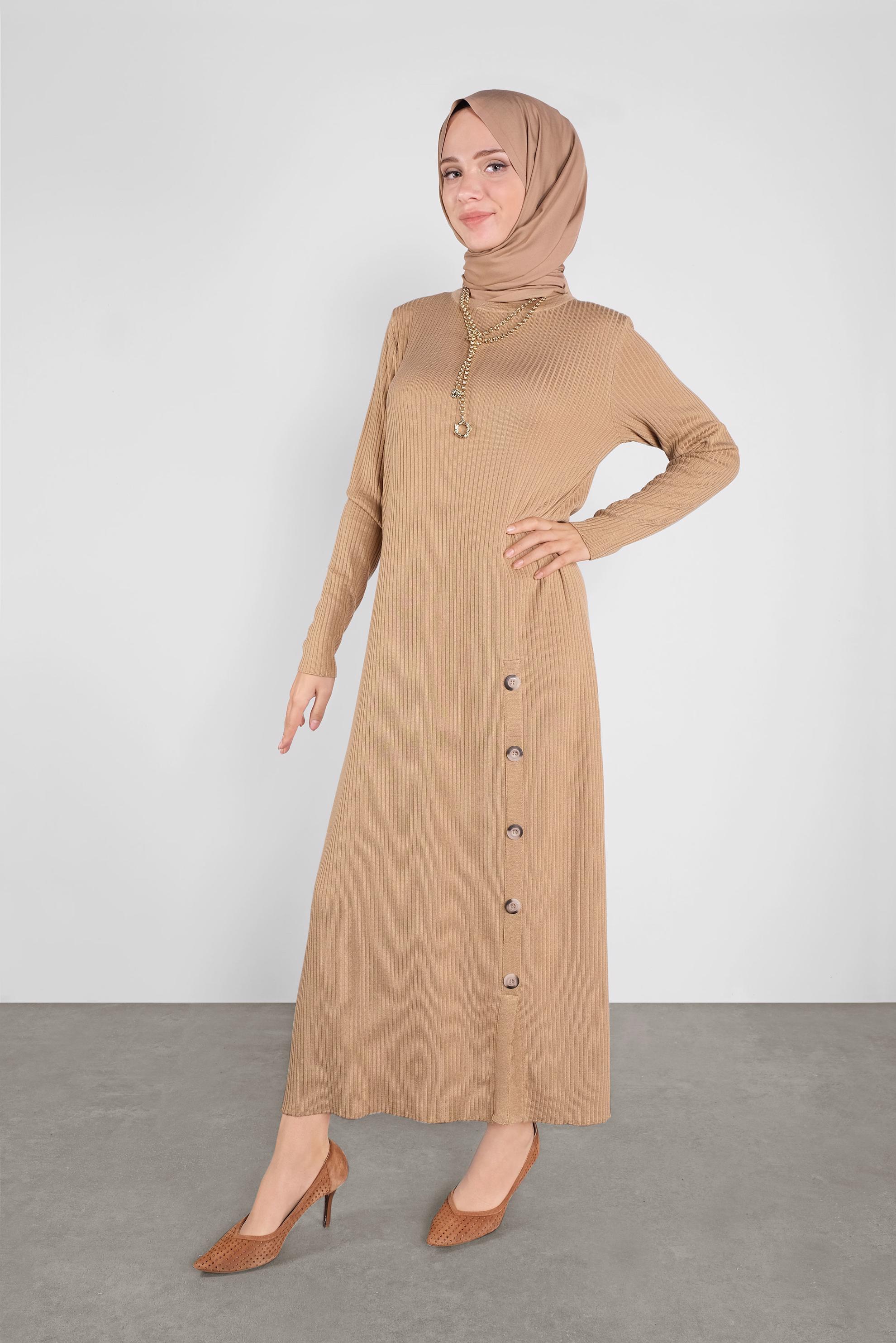 Tesettür giyim KAHVE DÜĞME DETAYLI TRİKO ELBİSE 41032 