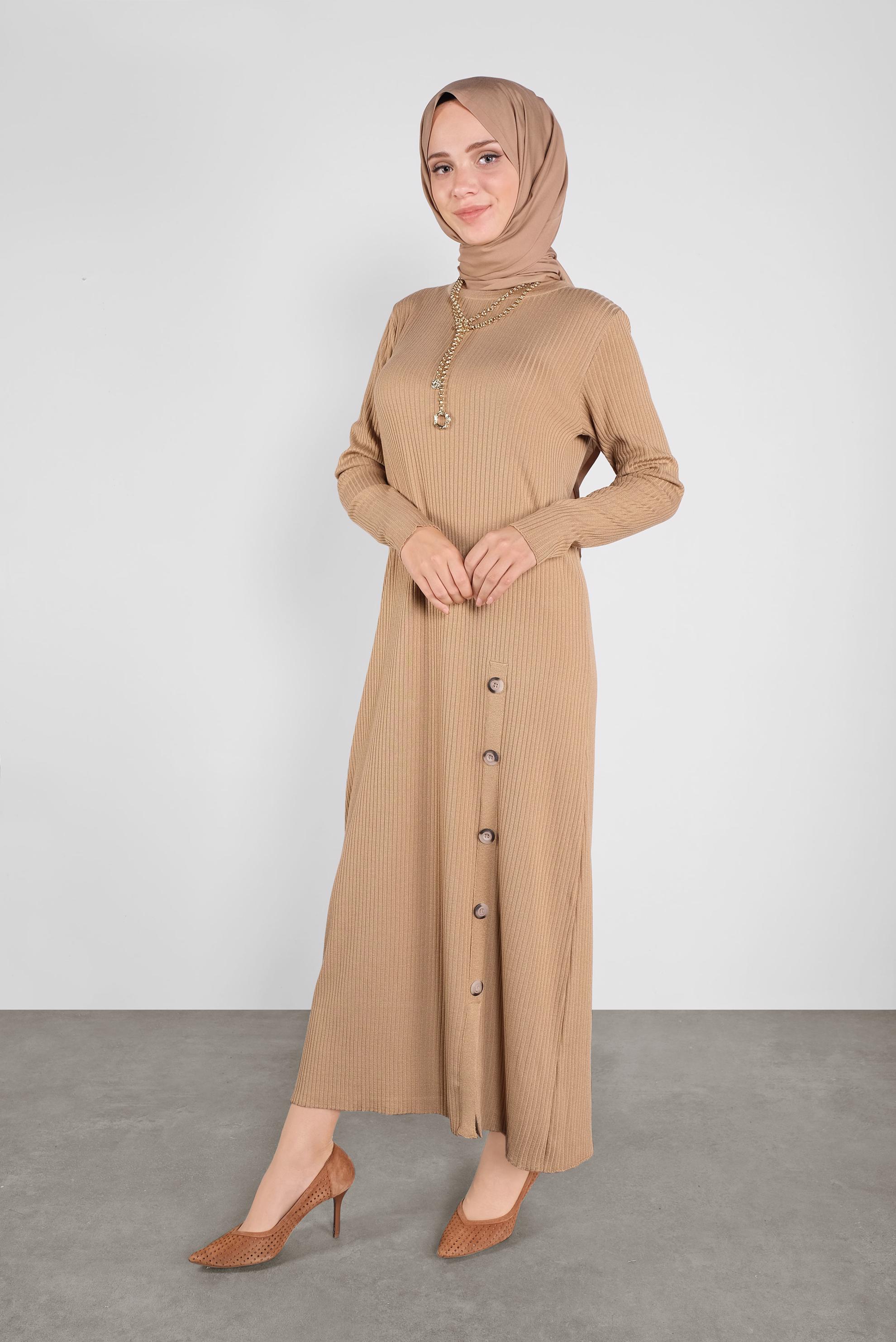 Tesettür giyim KAHVE DÜĞME DETAYLI TRİKO ELBİSE 41032 