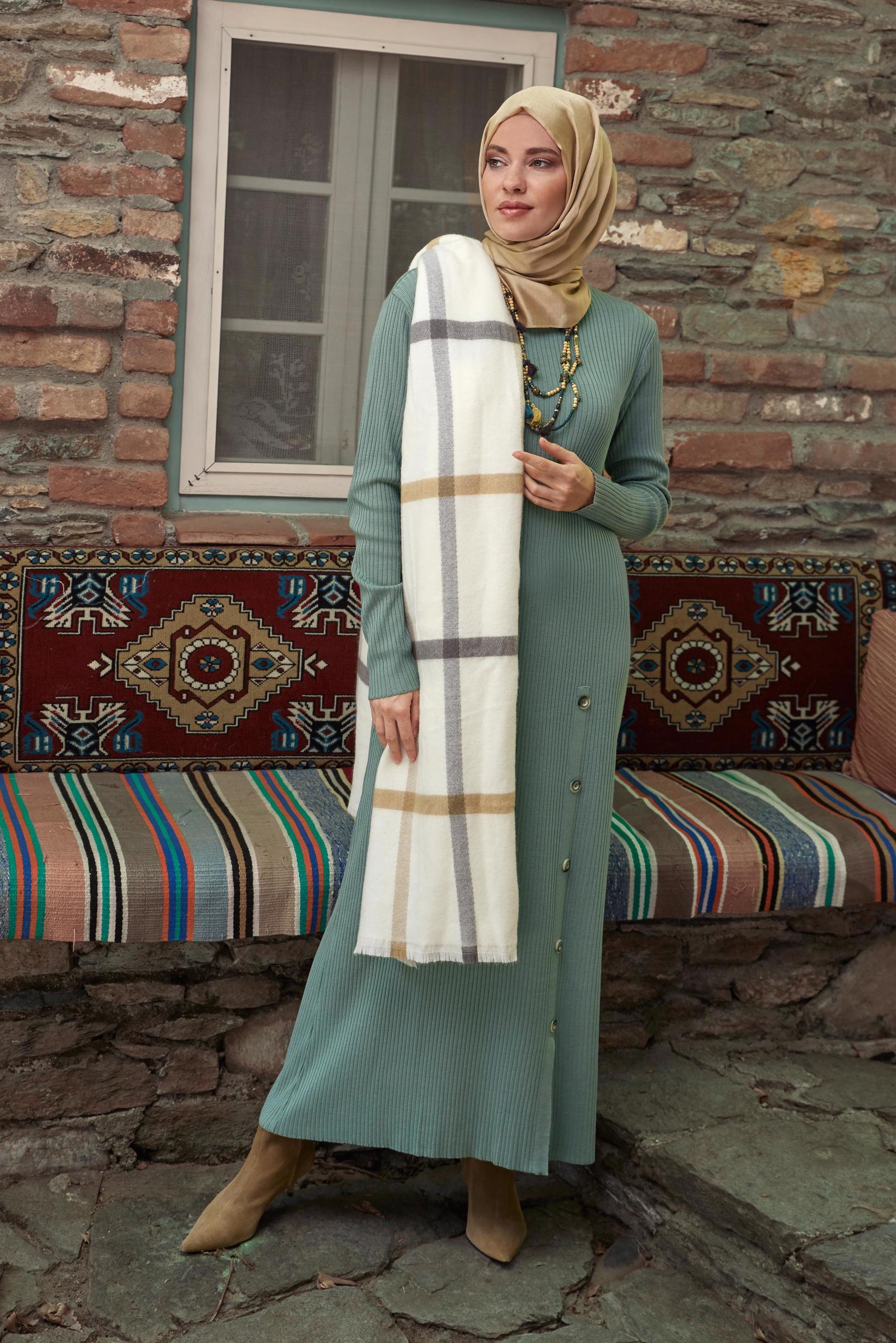 Tesettür giyim YEŞİL DÜĞME DETAYLI TRİKO ELBİSE 41032 