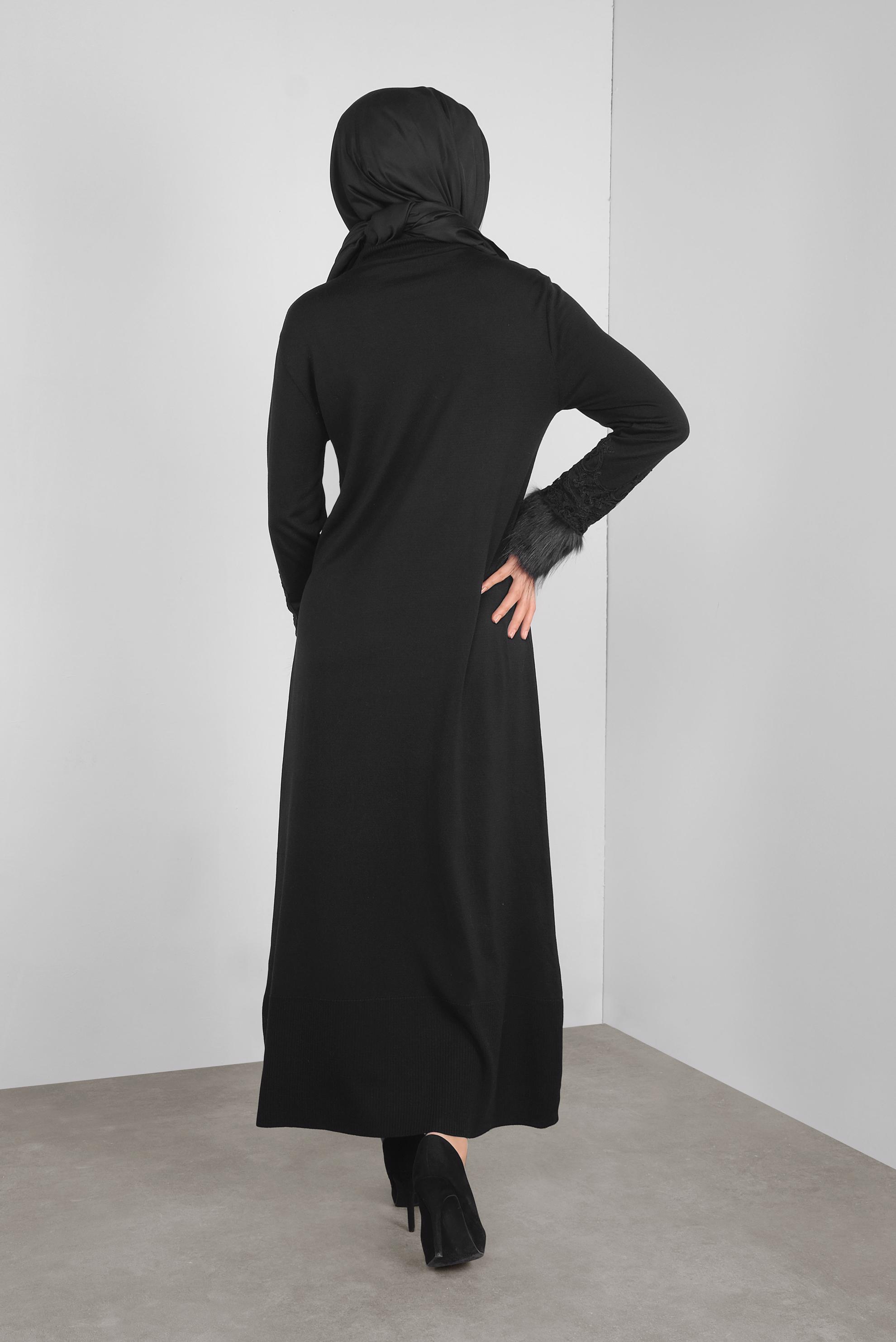 Tesettür giyim SİYAH KÜRKLÜ NAKIŞLI TRİKO ELBİSE  41034 