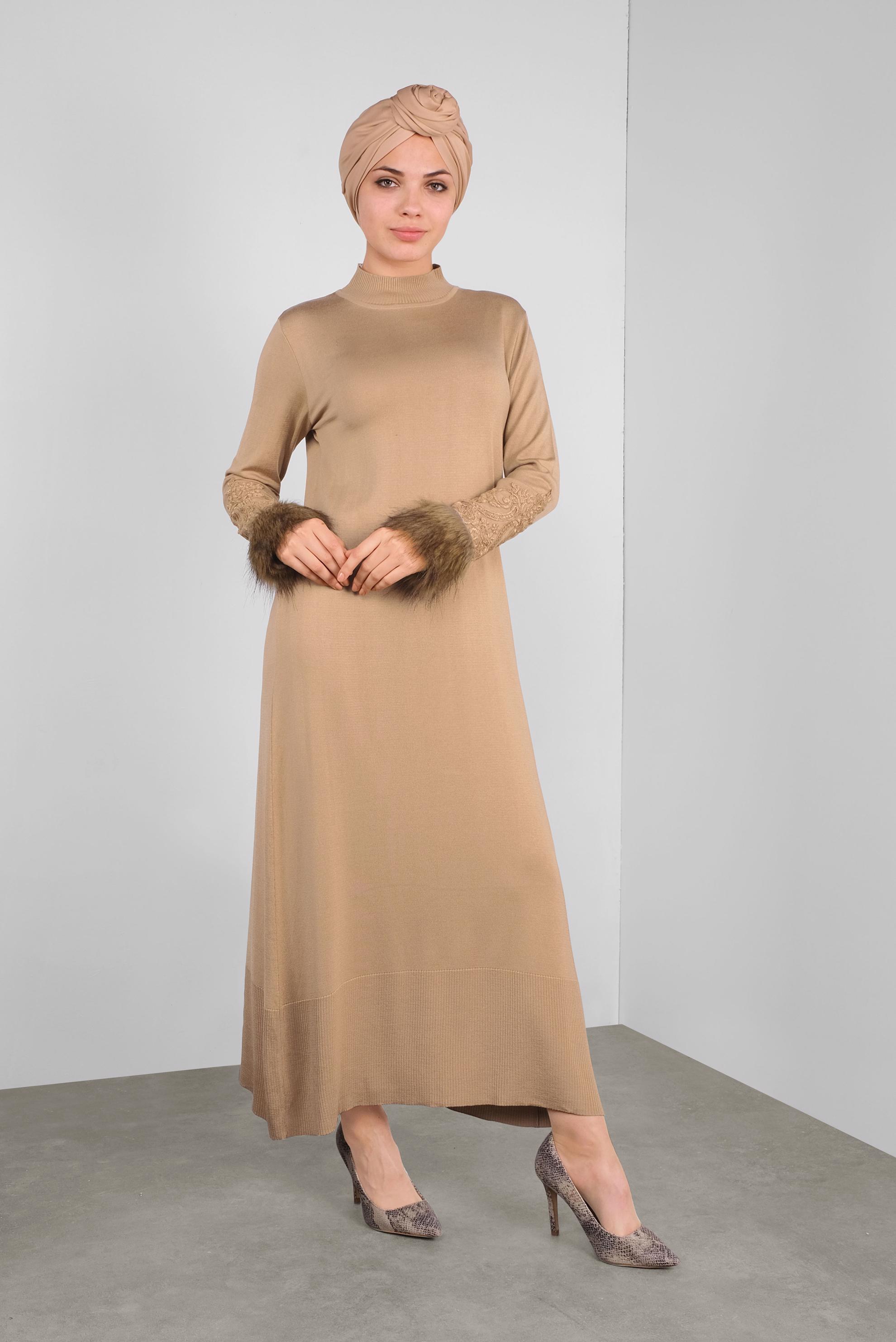 Tesettür giyim KAHVE KÜRKLÜ NAKIŞLI TRİKO ELBİSE  41034 