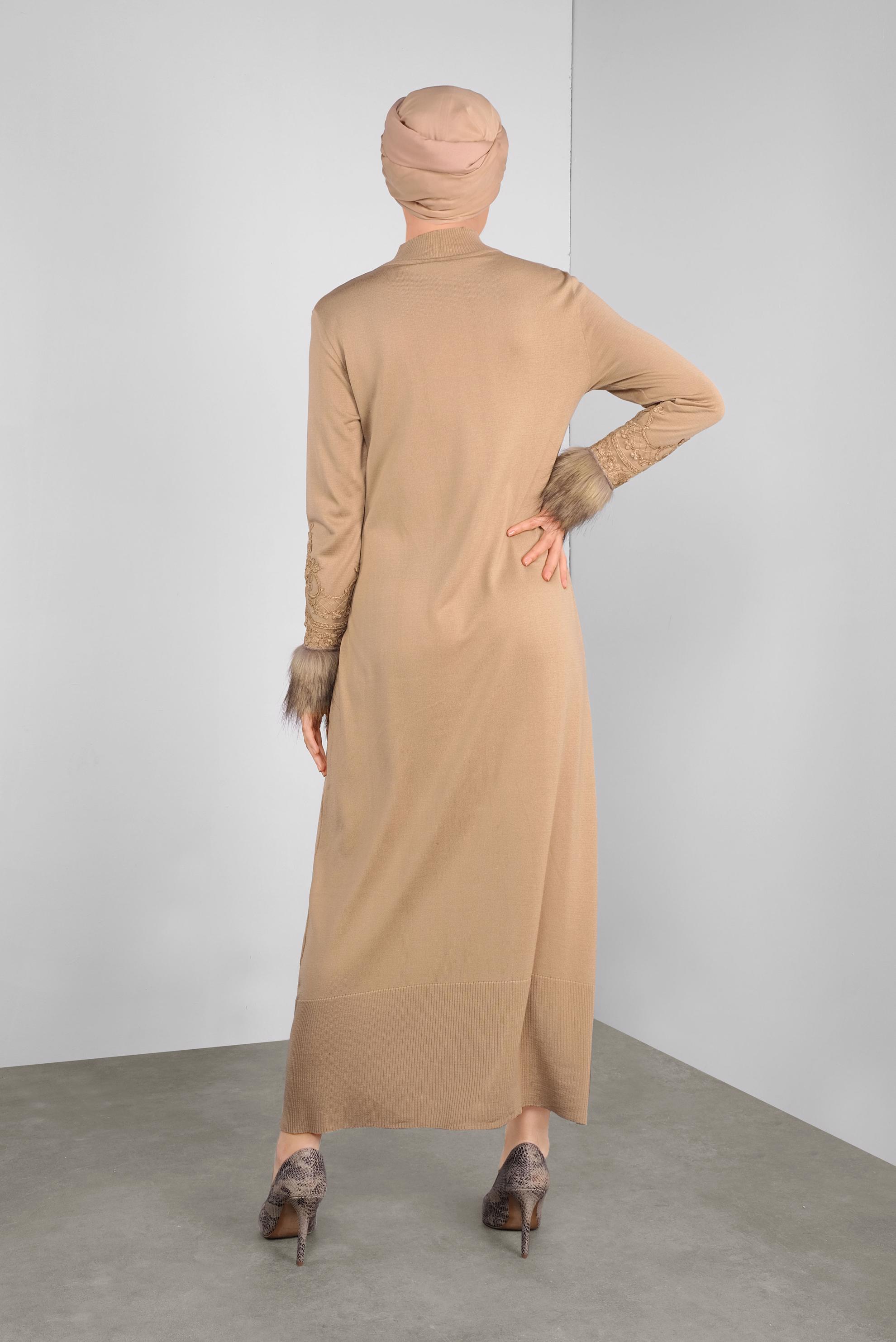 Tesettür giyim KAHVE KÜRKLÜ NAKIŞLI TRİKO ELBİSE  41034 