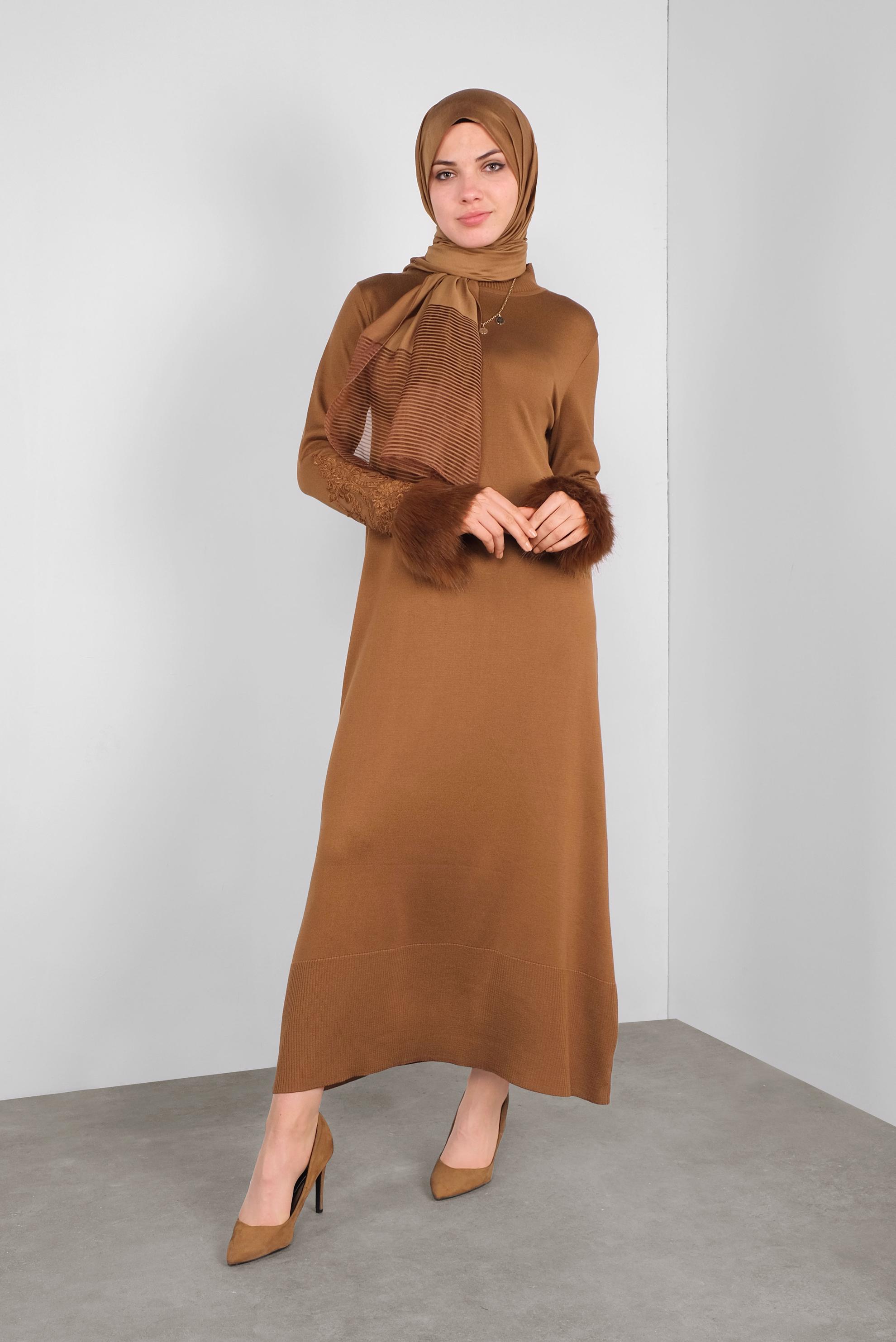 Tesettür giyim TABA KÜRKLÜ NAKIŞLI TRİKO ELBİSE  41034 