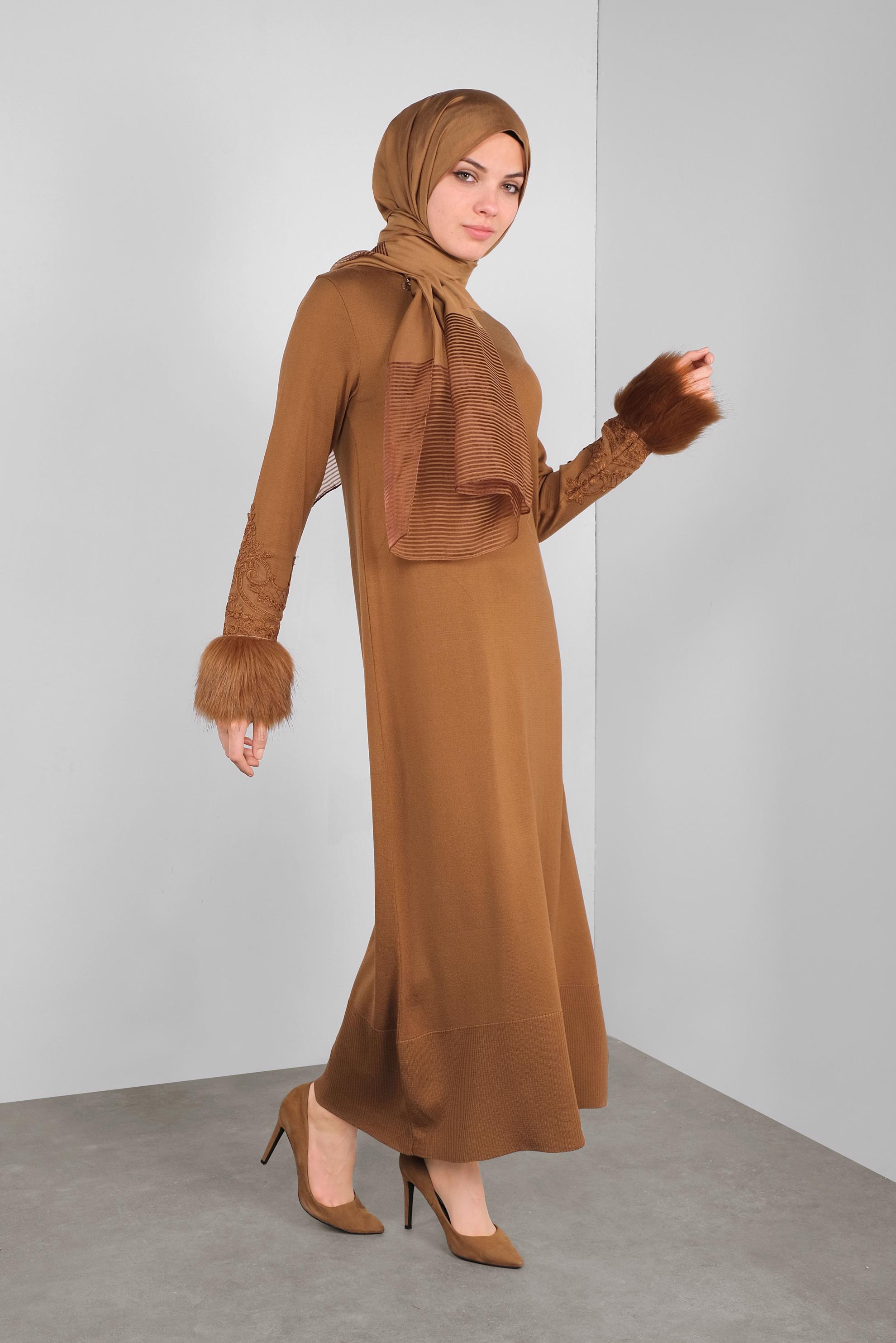 Tesettür giyim TABA KÜRKLÜ NAKIŞLI TRİKO ELBİSE  41034 