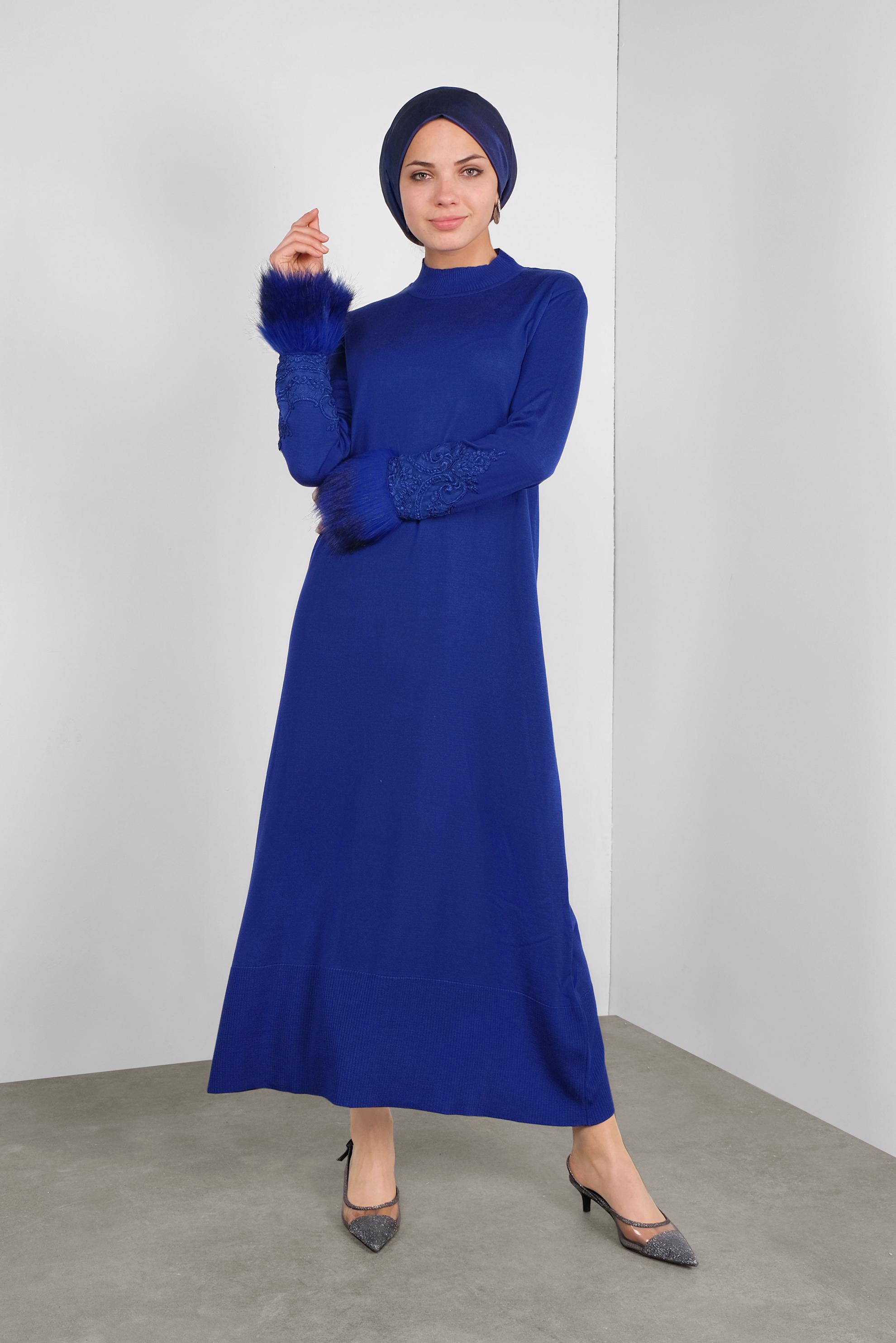 Tesettür giyim LACİVERT KÜRKLÜ NAKIŞLI TRİKO ELBİSE  41034 