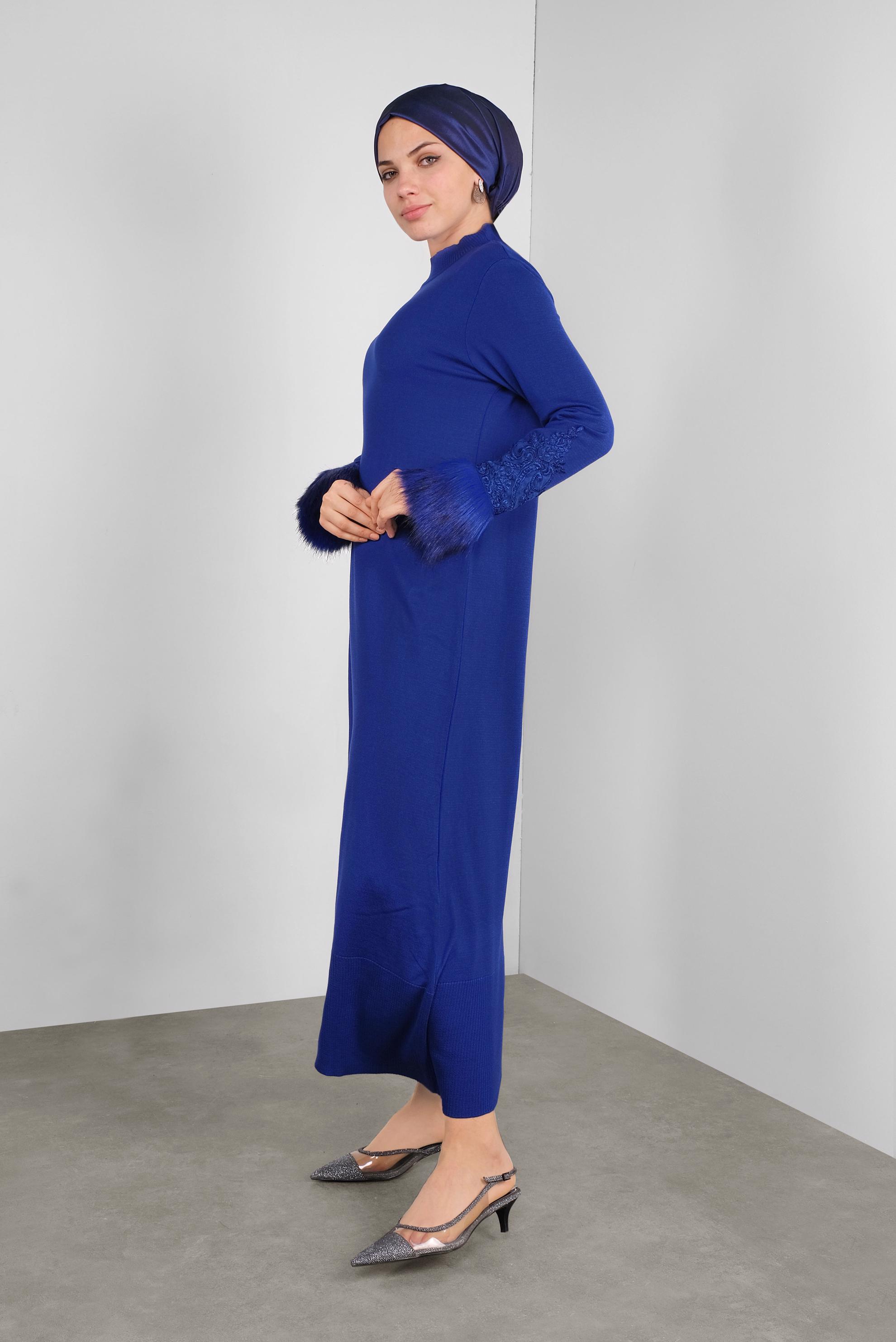 Tesettür giyim LACİVERT KÜRKLÜ NAKIŞLI TRİKO ELBİSE  41034 