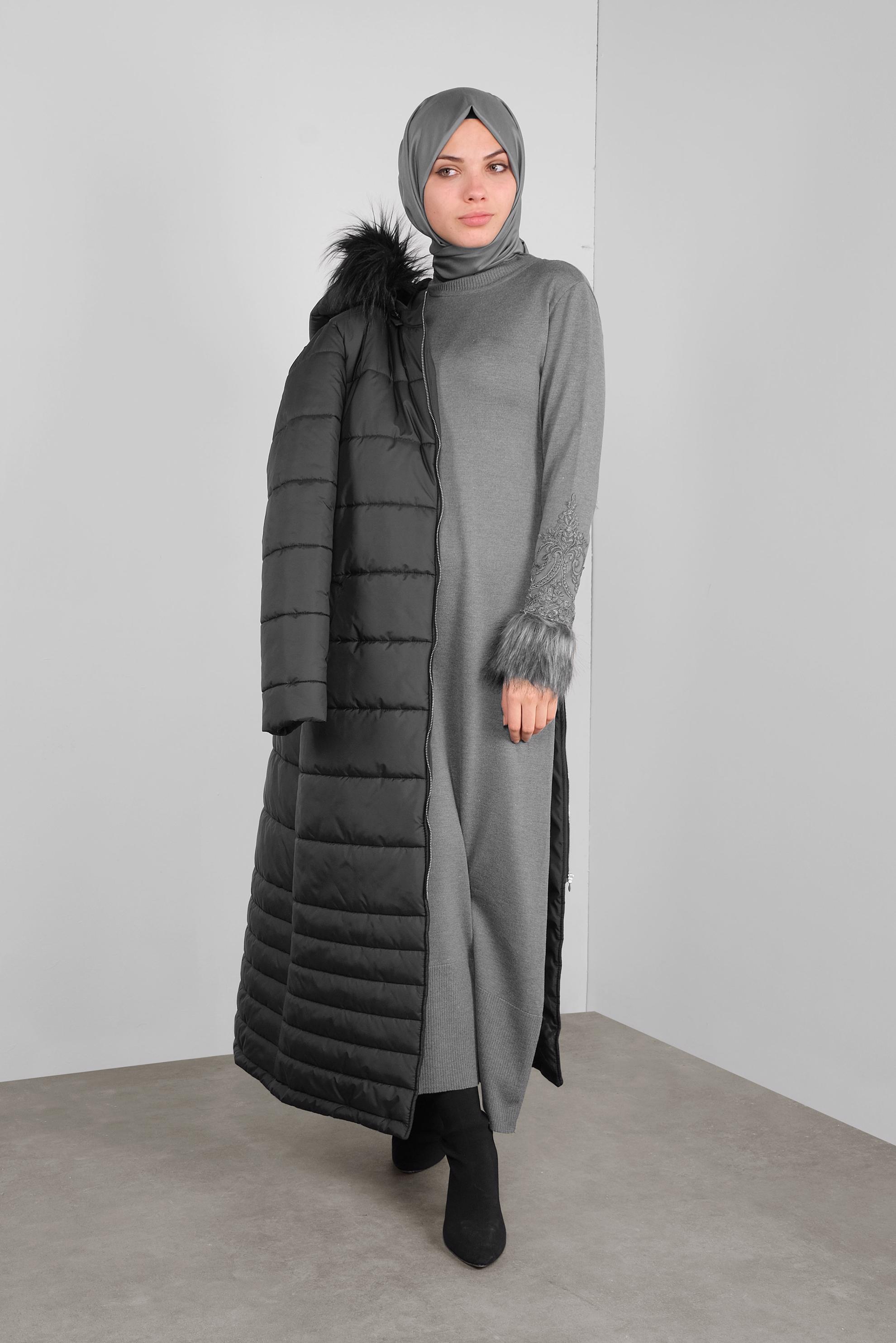 Tesettür giyim GRİ KÜRKLÜ NAKIŞLI TRİKO ELBİSE  41034 