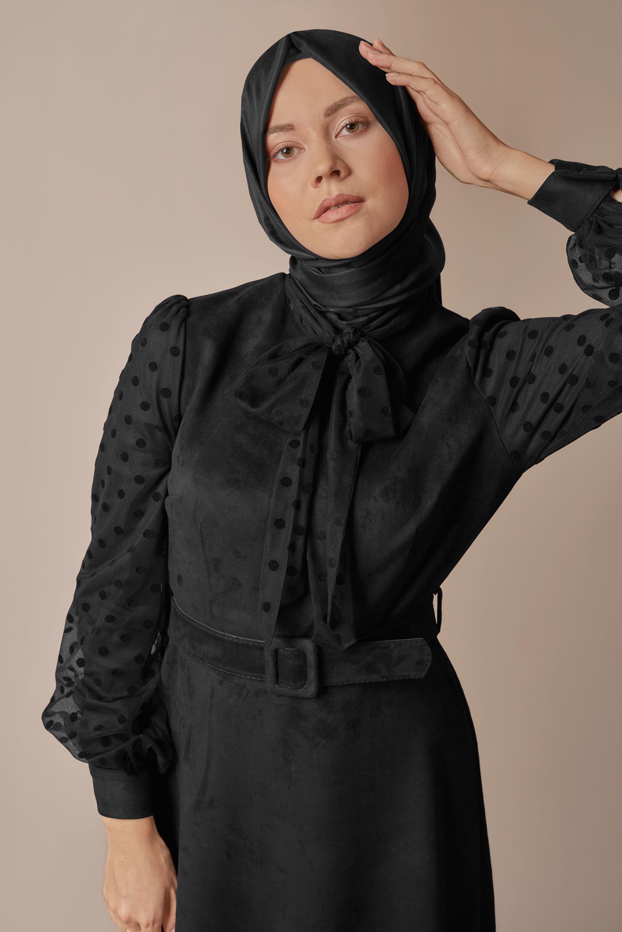 Tesettür giyim SİYAH KOLLARI PUANTİYELİ MİX KUMAŞ SÜET ELBİSE 41114 