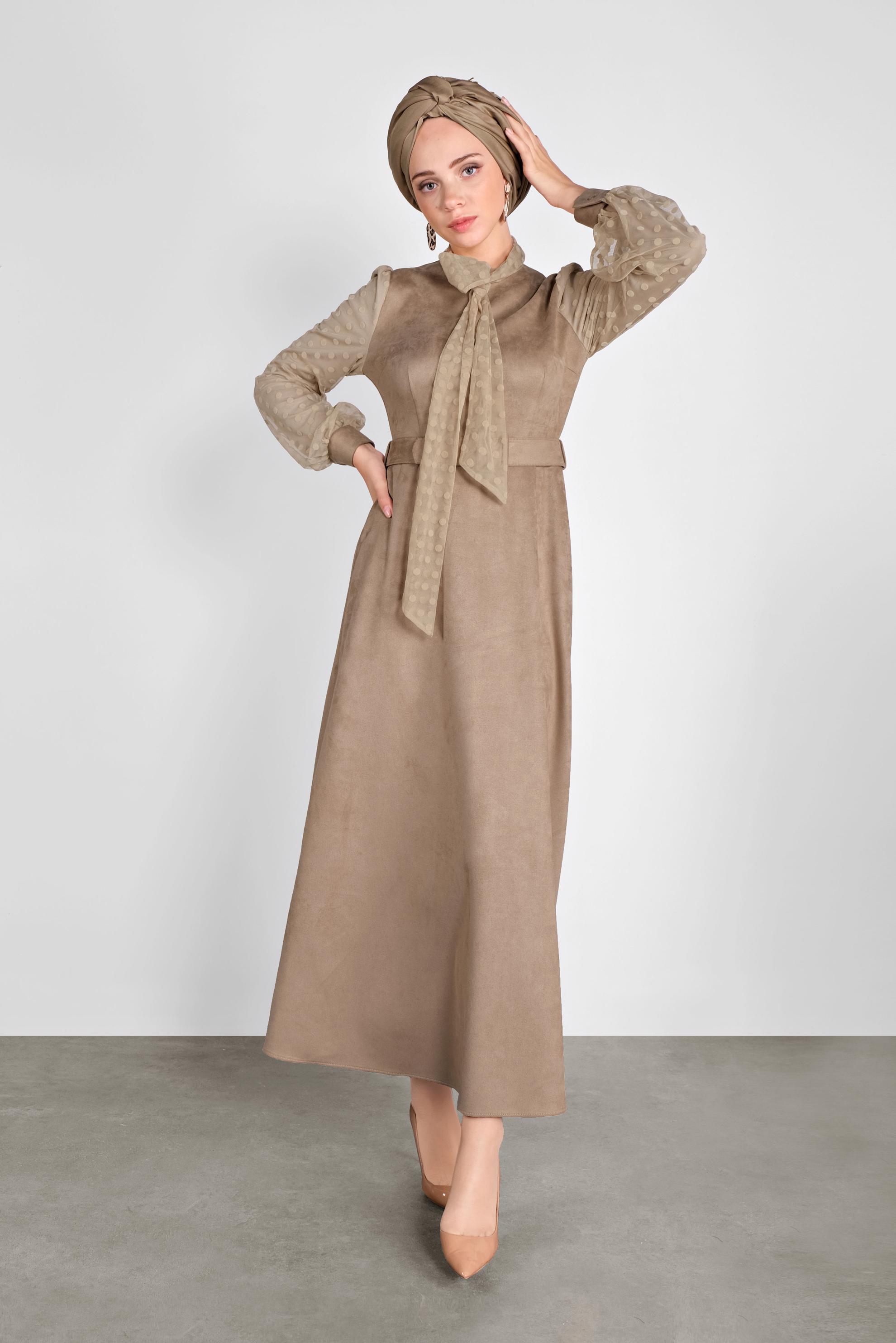 Tesettür giyim BEJ KOLLARI PUANTİYELİ MİX KUMAŞ SÜET ELBİSE 41114 