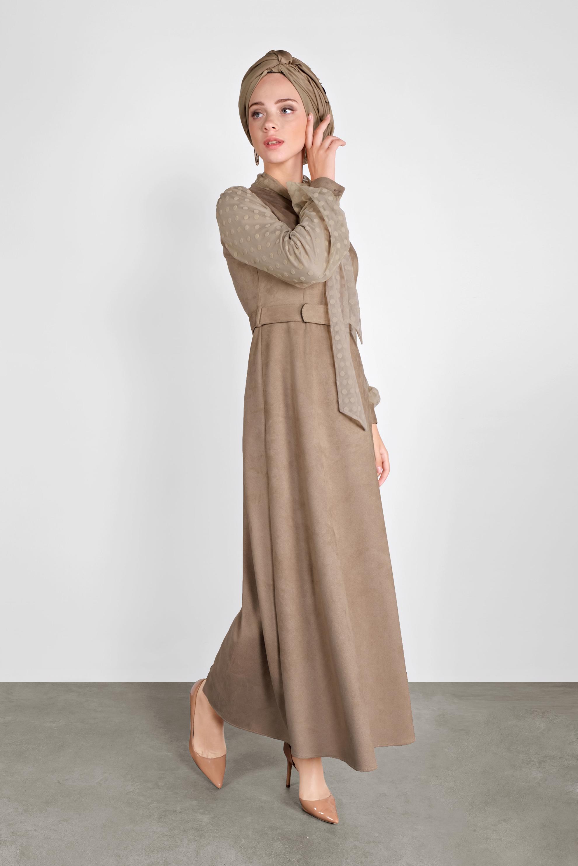 Tesettür giyim BEJ KOLLARI PUANTİYELİ MİX KUMAŞ SÜET ELBİSE 41114 