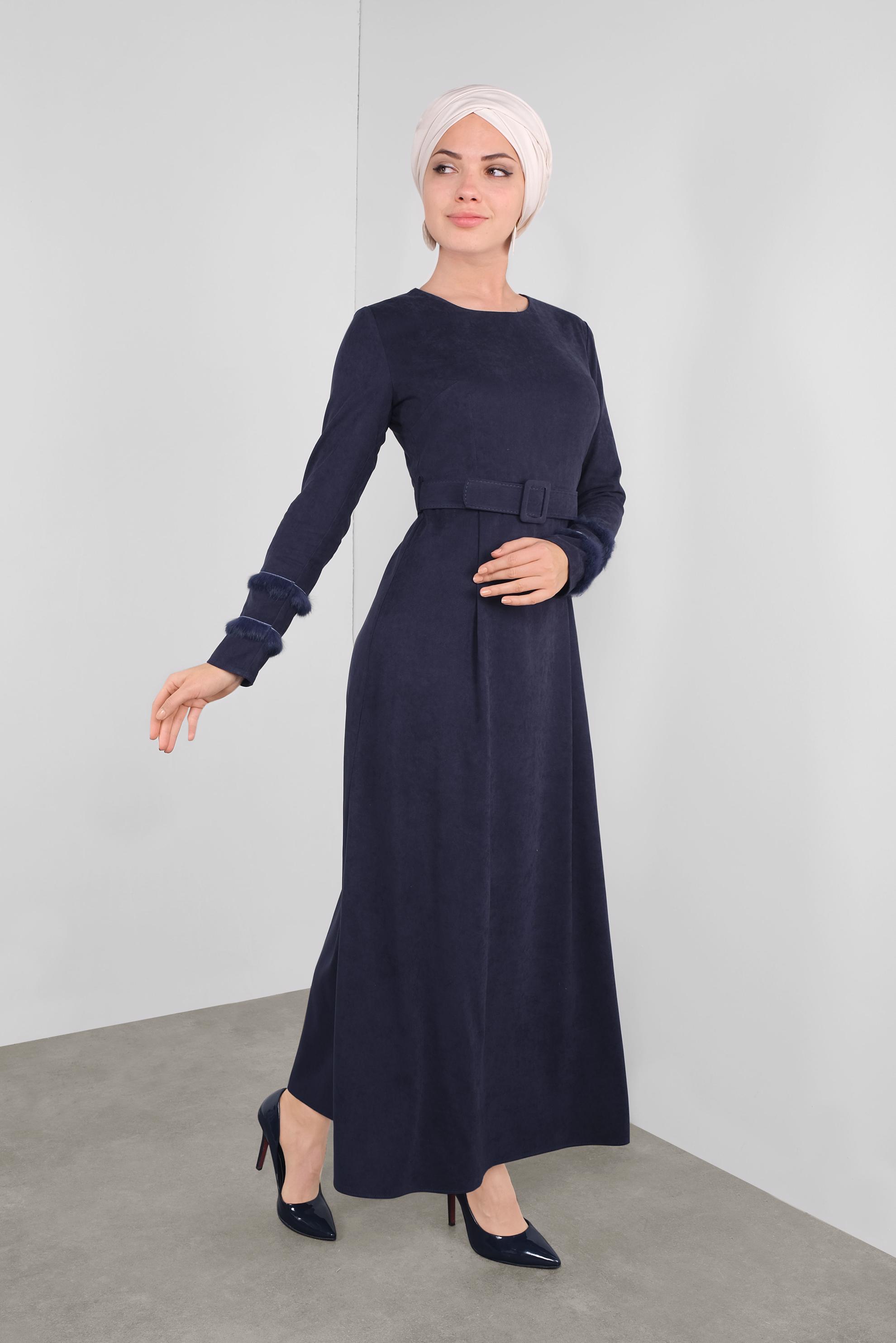 Tesettür giyim LACİVERT KOLLARI TÜY DETAYLI SÜET ELBİSE 41183