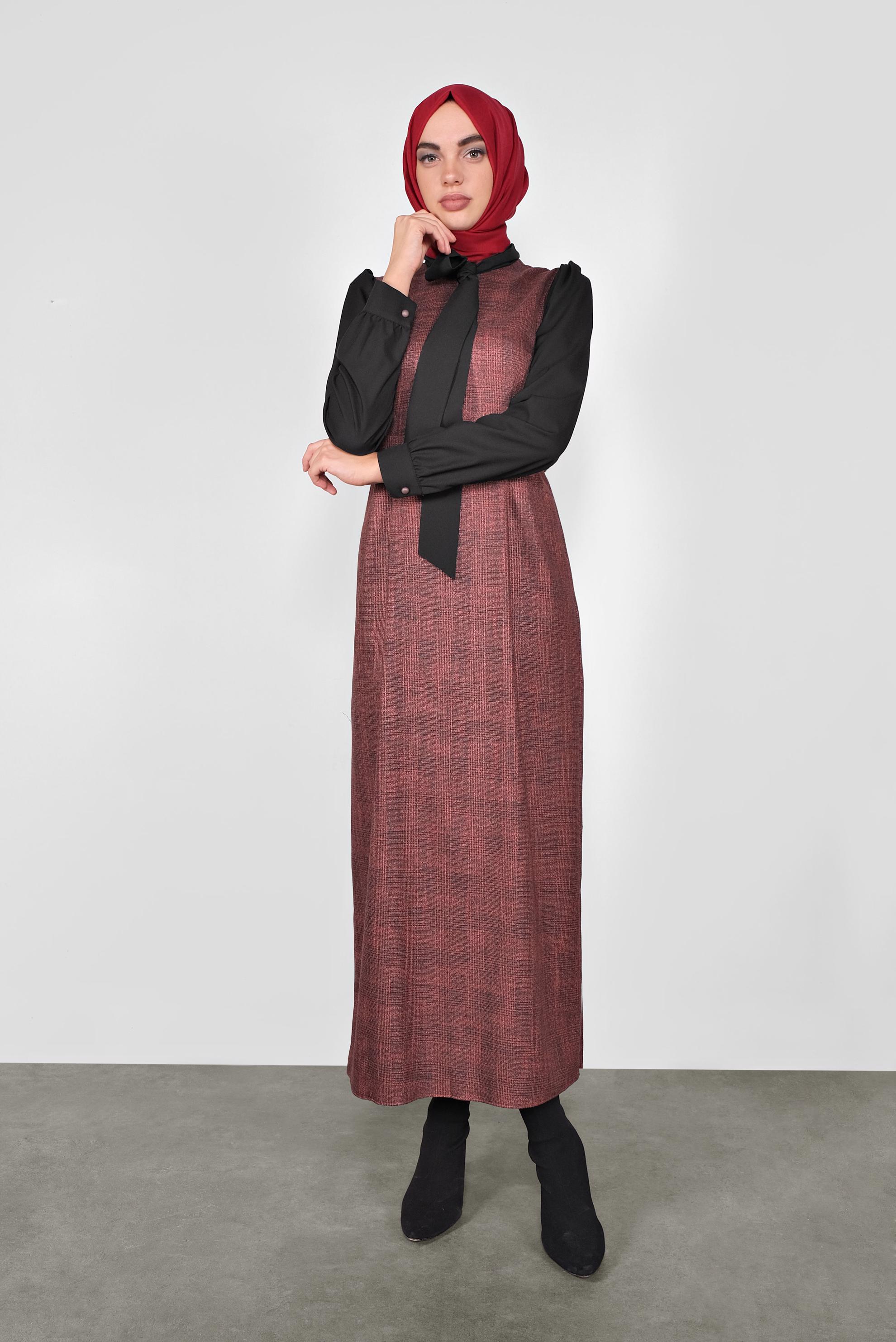 Tesettür giyim SİYAH FİYONK YAKA SİMLİ ELBİSE 41198 